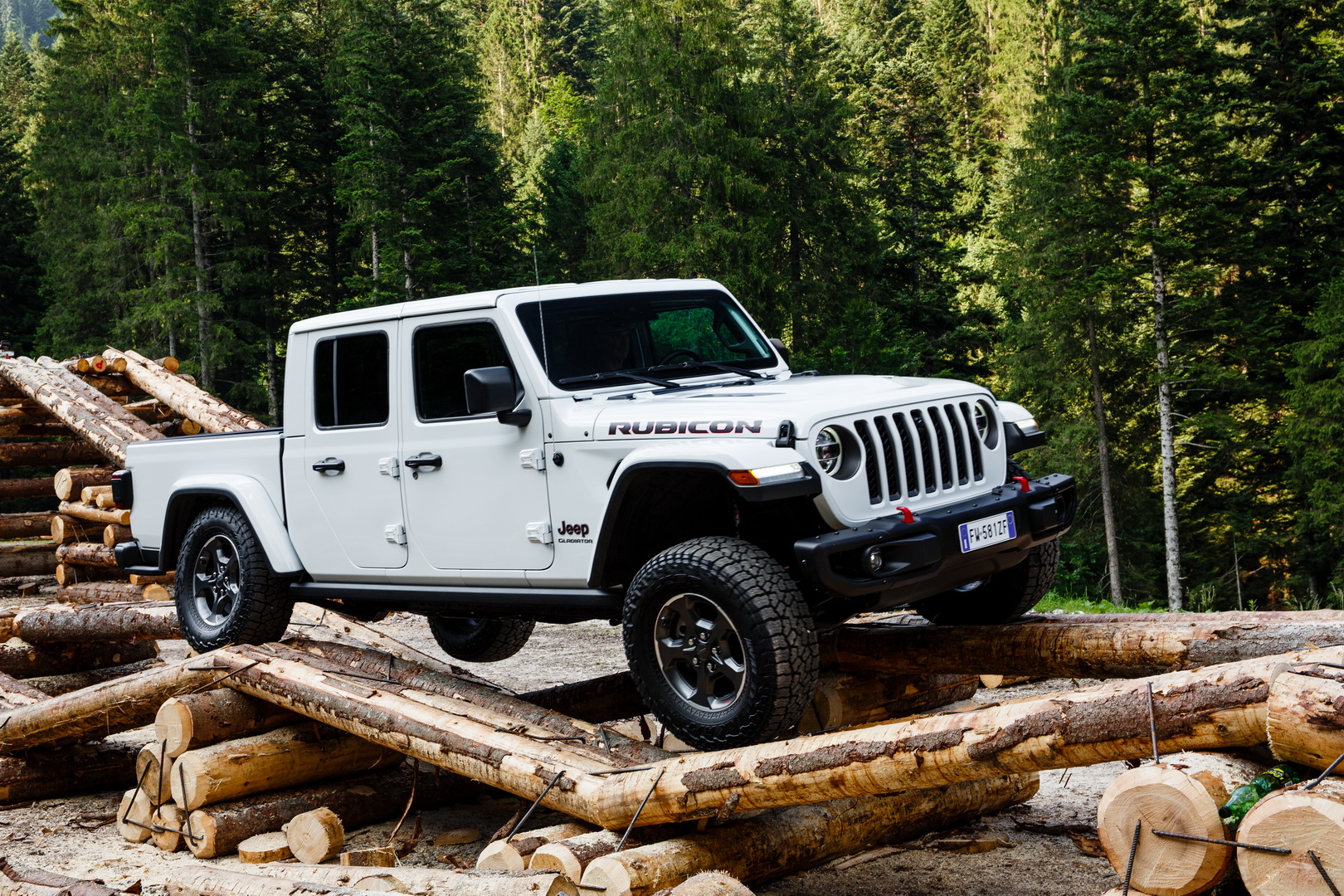 Euro-Spec Jeep Gladiator Getting 256 HP Diesel V6, Will Launch In 2020