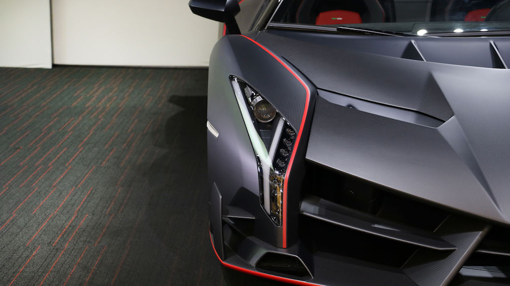 Carbon Lamborghini Veneno Roadster Is The Ultimate Way To Show Off