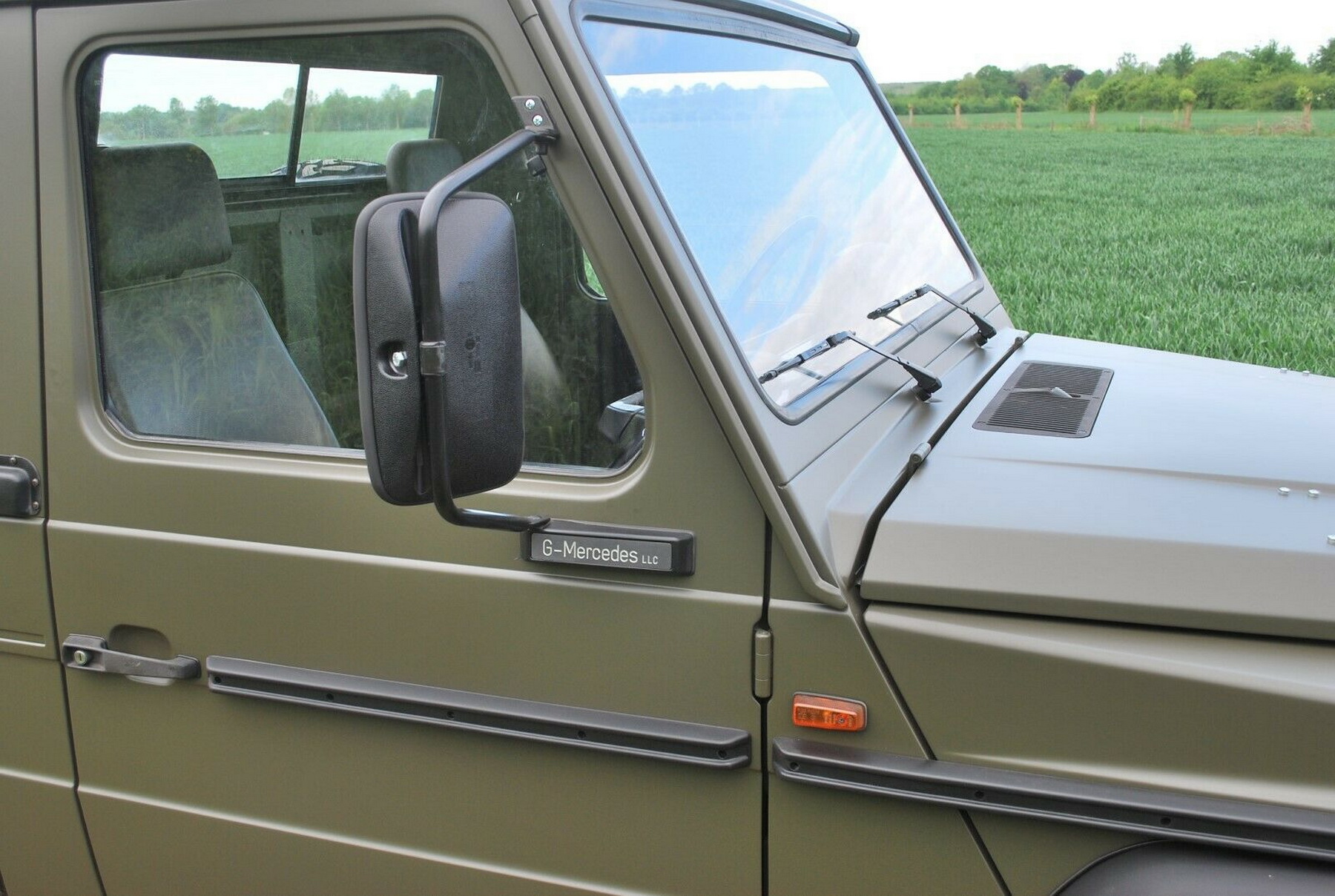 Cancel That Gladiator – There’s An Army-Spec G-Class Pickup For Sale