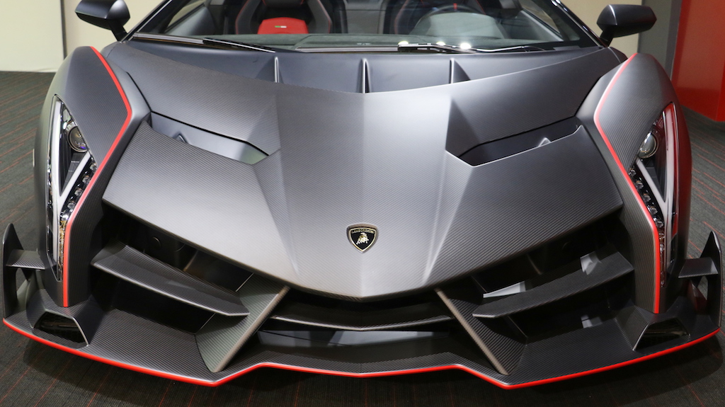 Carbon Lamborghini Veneno Roadster Is The Ultimate Way To Show Off