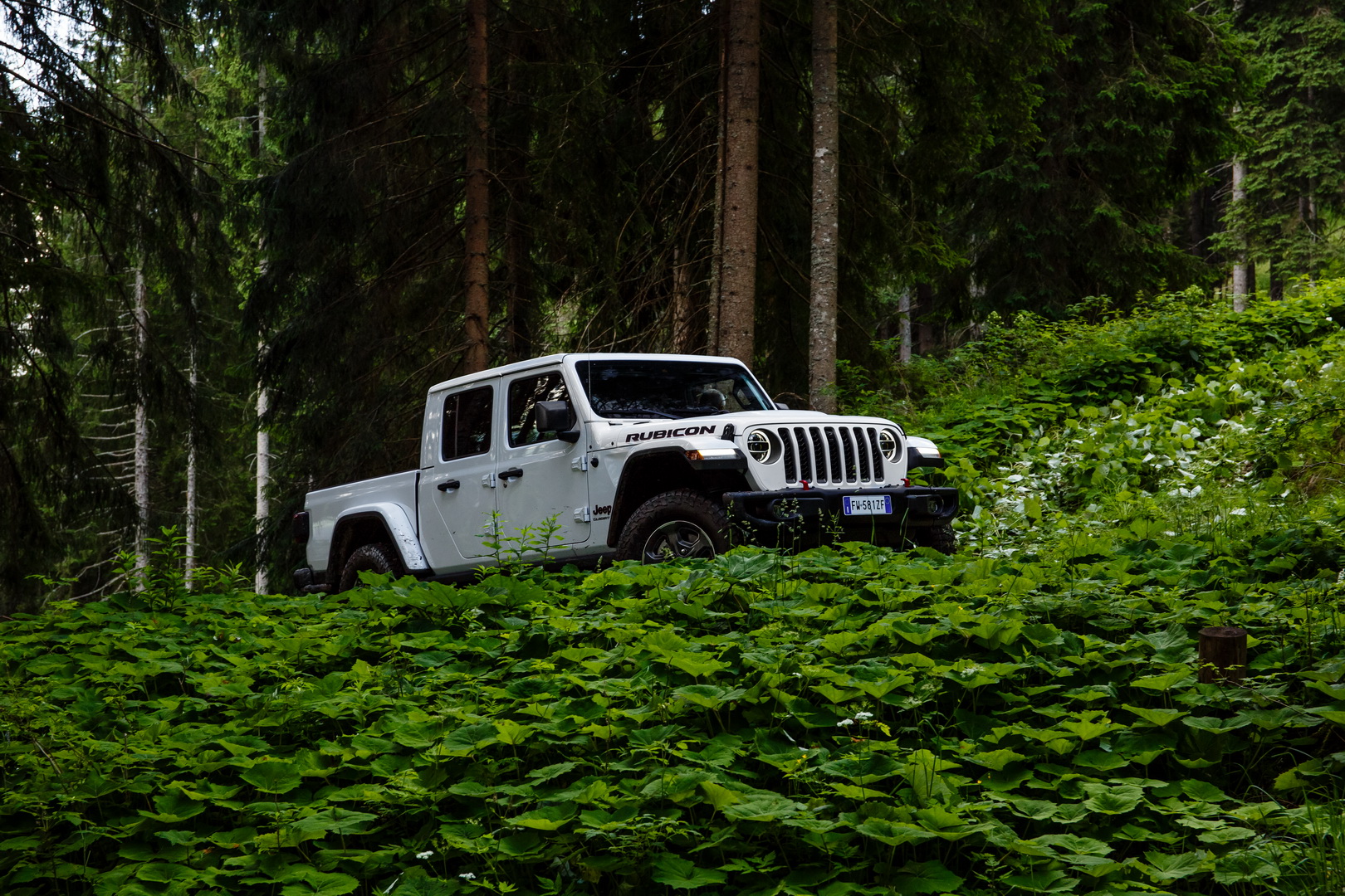 Euro-Spec Jeep Gladiator Getting 256 HP Diesel V6, Will Launch In 2020