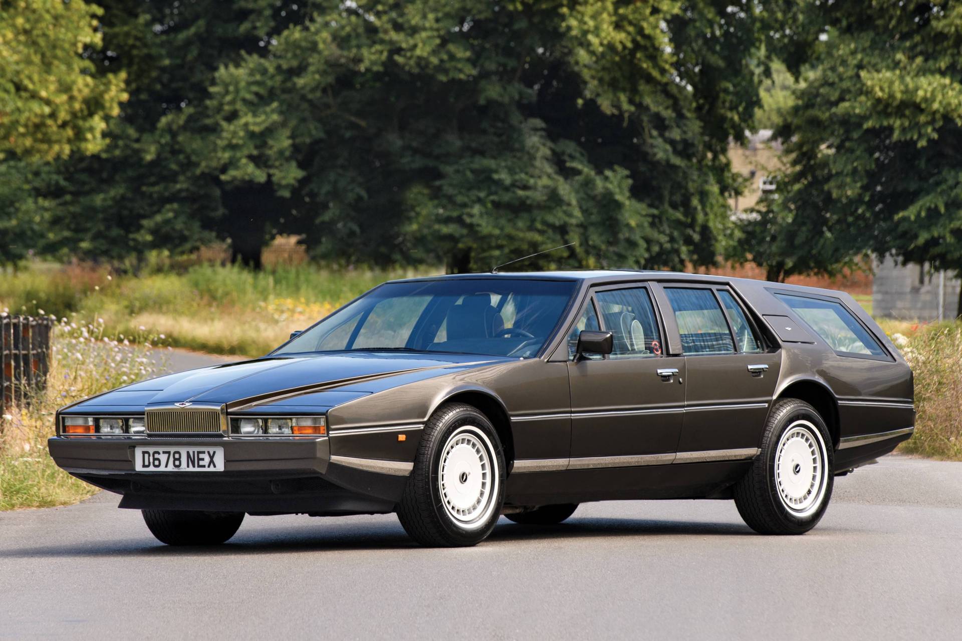 This 1987 Aston Martin Lagonda Shooting Brake Conversion Is Weirdly Appealing