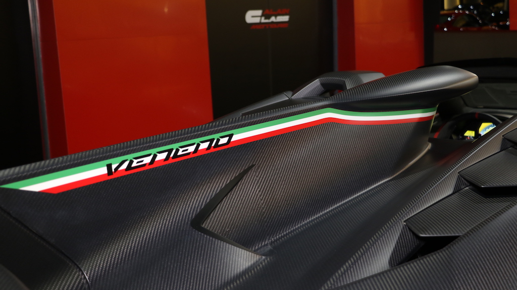 Carbon Lamborghini Veneno Roadster Is The Ultimate Way To Show Off