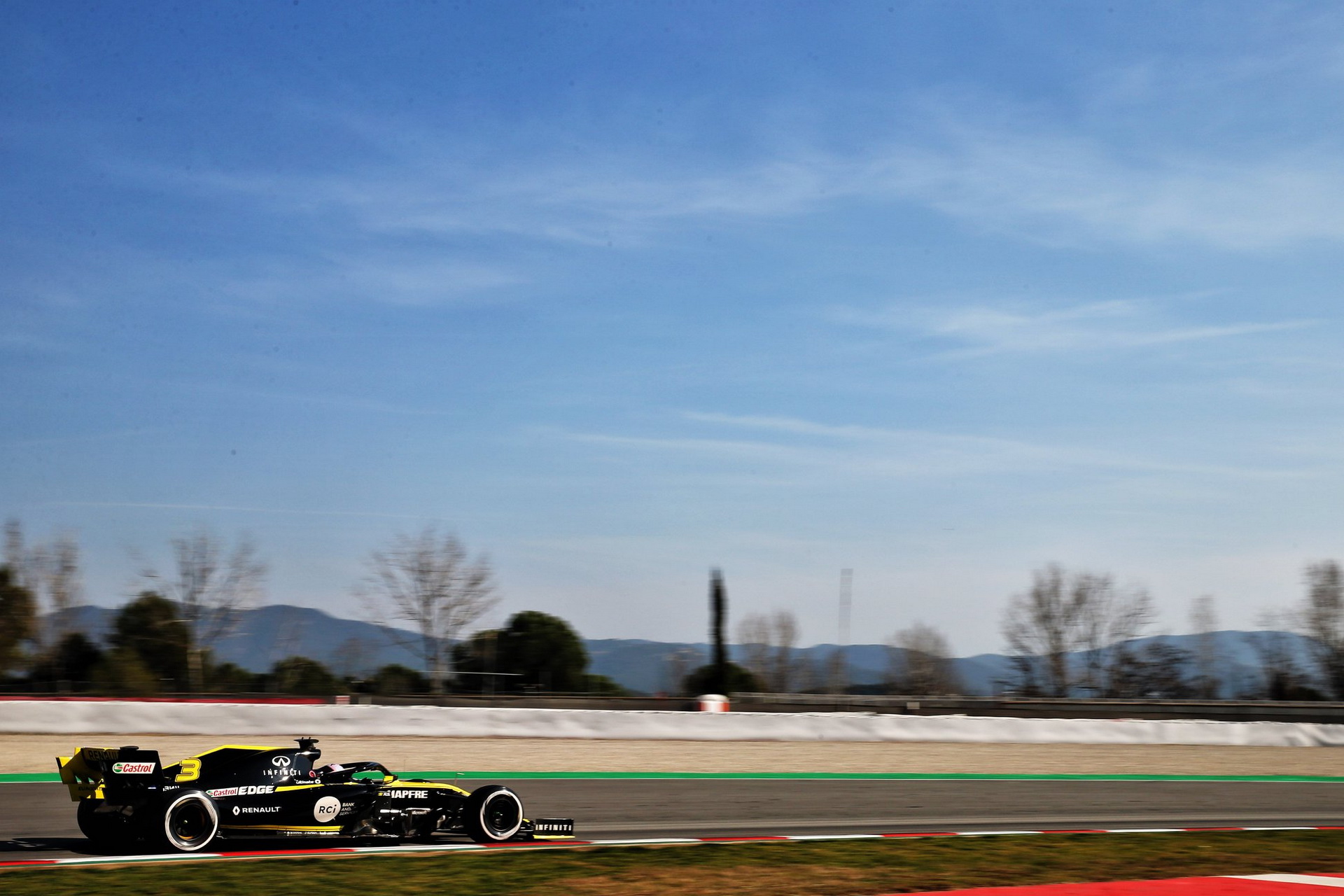 Renault’s 2019 F1 Engine Now Produces Over 1,000 HP In Qualifying Trim