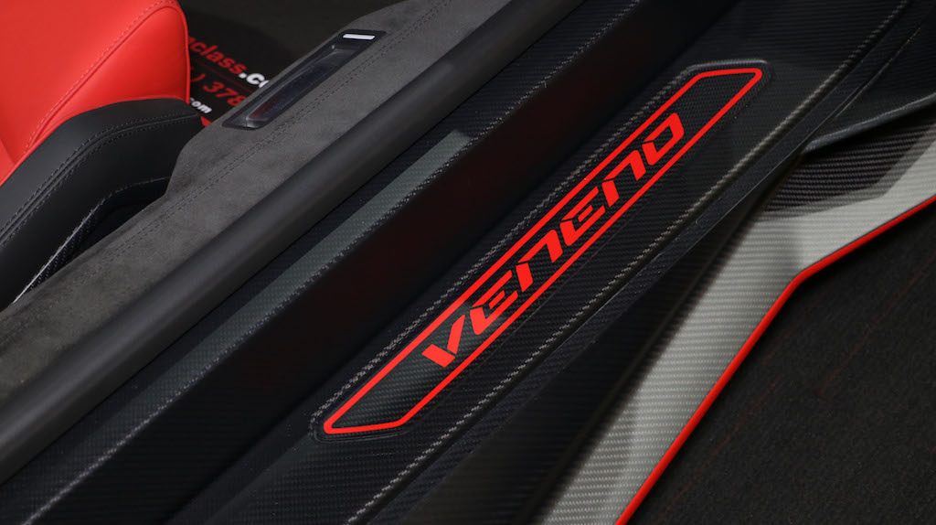 Carbon Lamborghini Veneno Roadster Is The Ultimate Way To Show Off