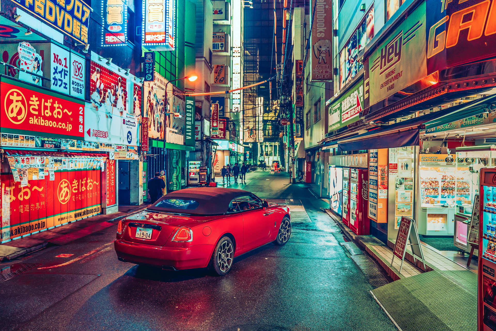 Rolls-Royce Black Badge Models Take Over The Streets Of Tokyo