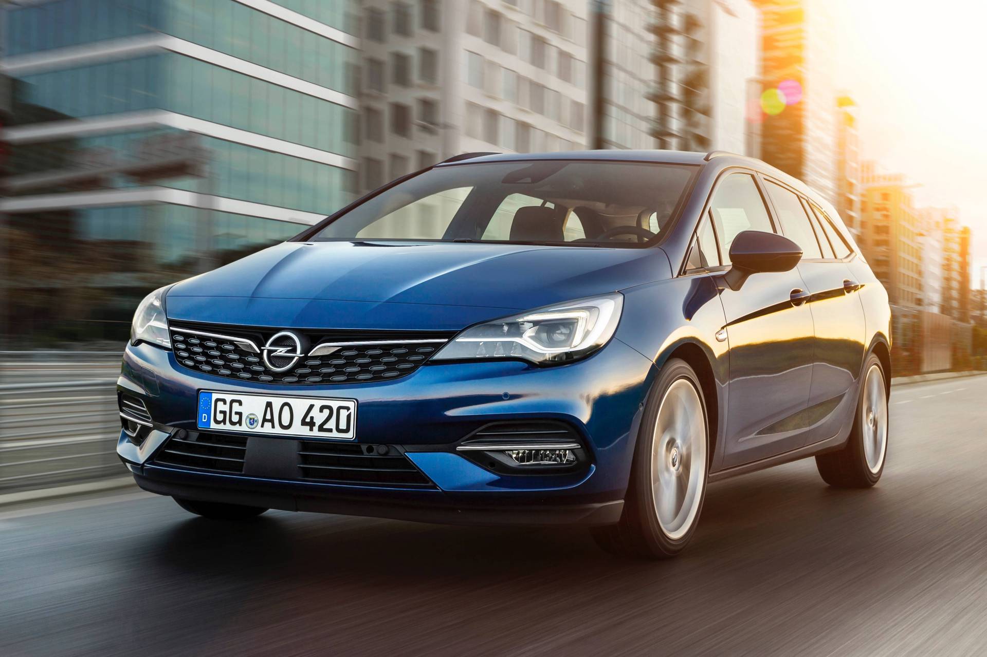 Facelifted 2020 Opel / Vauxhall Astra Breaks Cover With PSA 3-Cylinder Engines, Tech