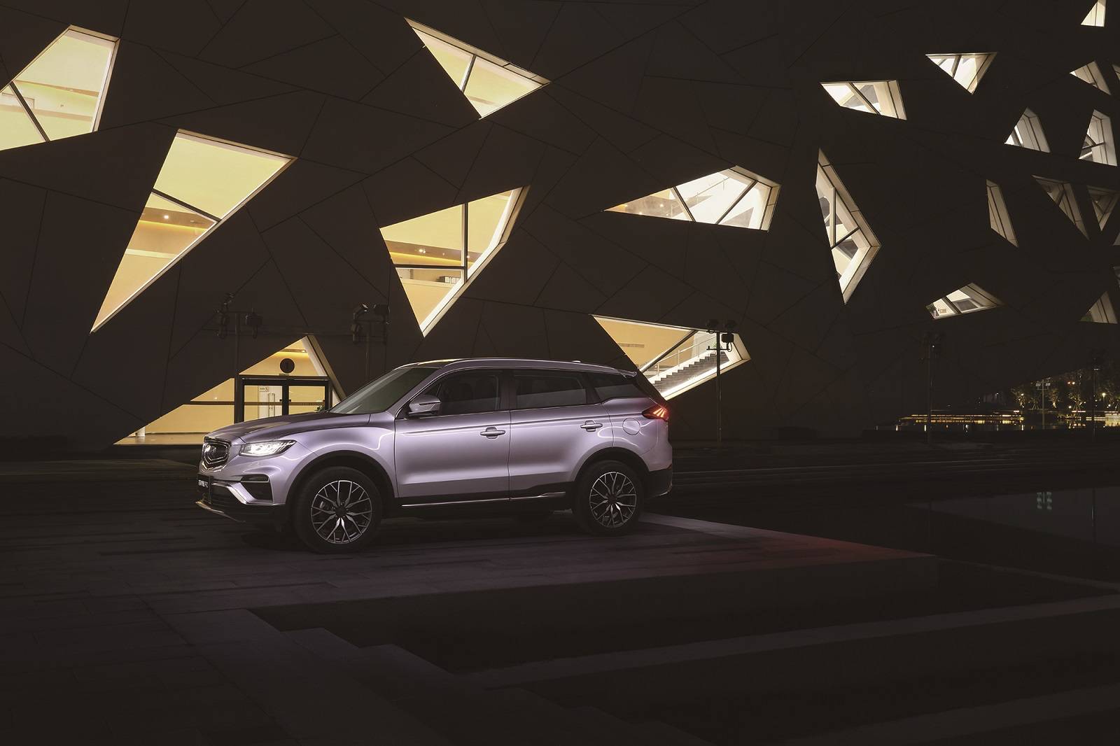 Facelifted Geely Bo Yue Pro Gains “Super Brain,” Updated Engines And Styling