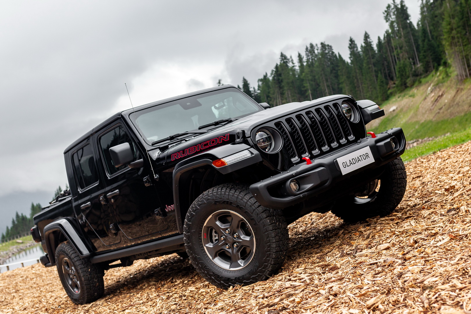Euro-Spec Jeep Gladiator Getting 256 HP Diesel V6, Will Launch In 2020