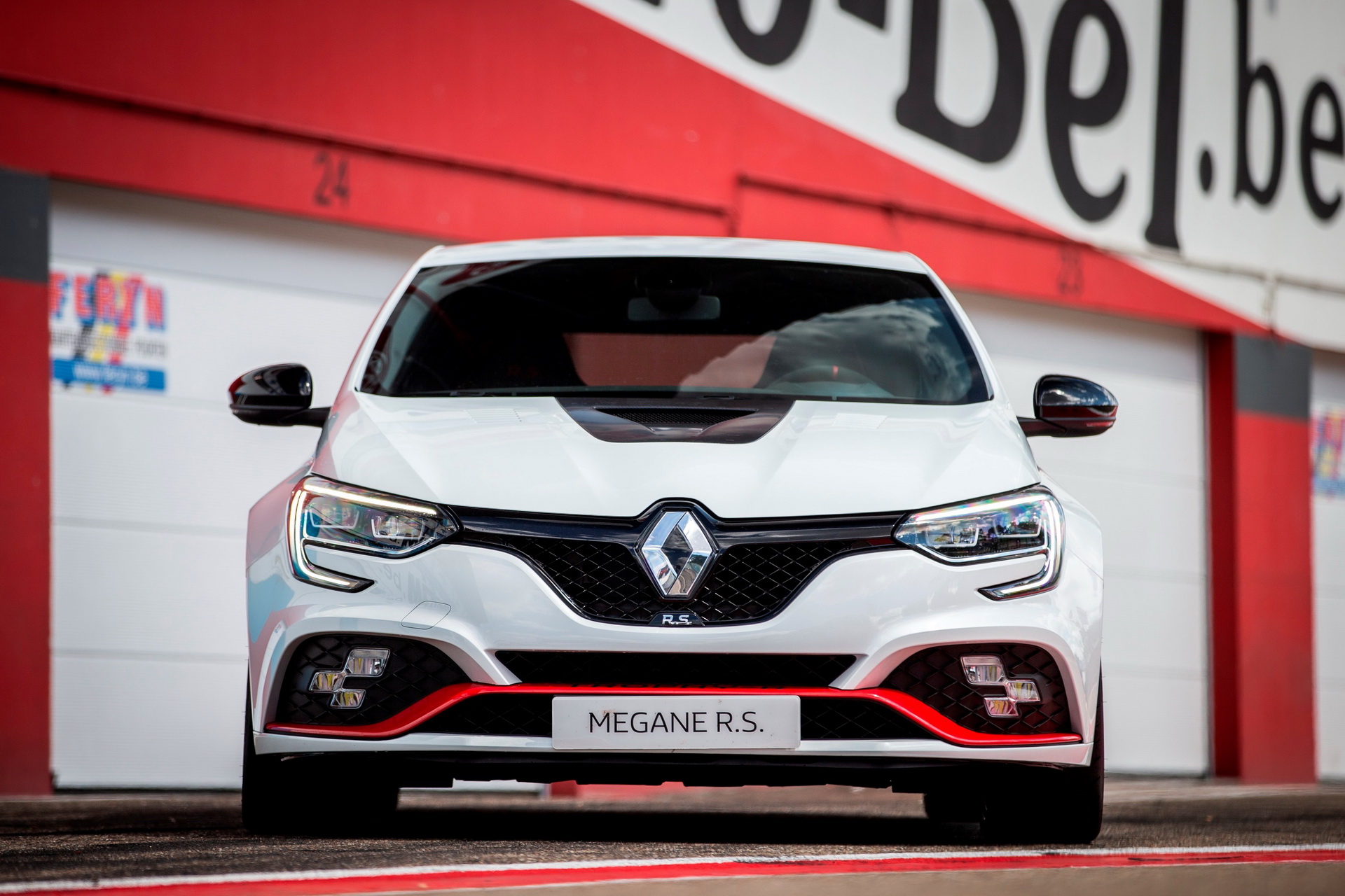 Renault Details Megane RS Trophy-R, The Purest Hot Hatch Of Them All