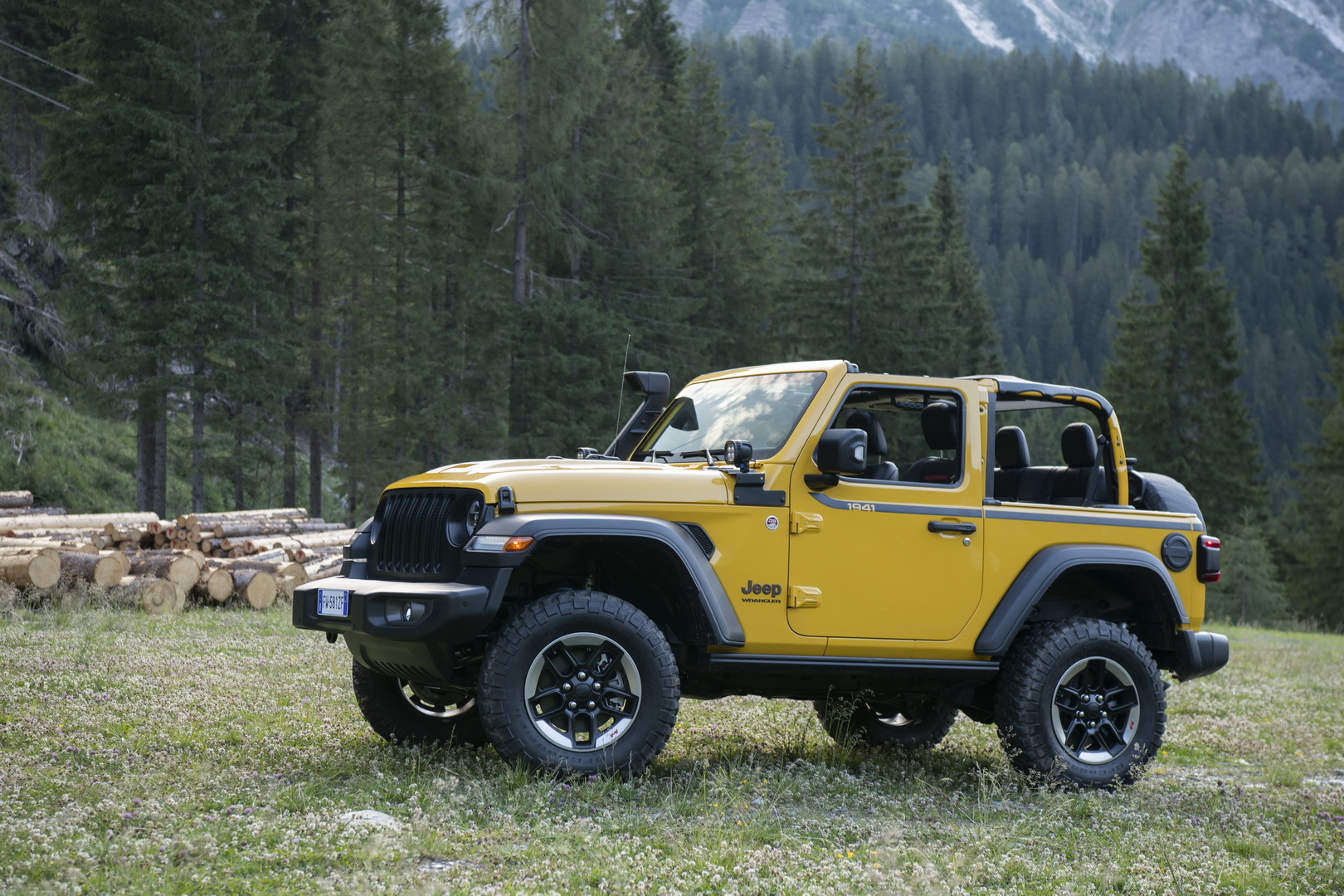 Euro-Spec Jeep Gladiator Getting 256 HP Diesel V6, Will Launch In 2020