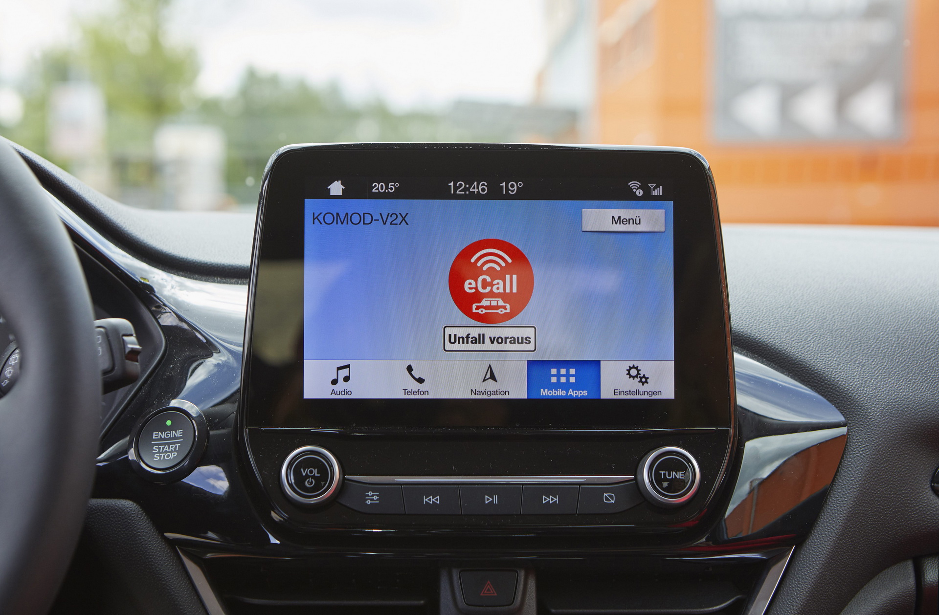 Ford’s Parking Space Guidance Tech Can Make Everyone’s Life Easier