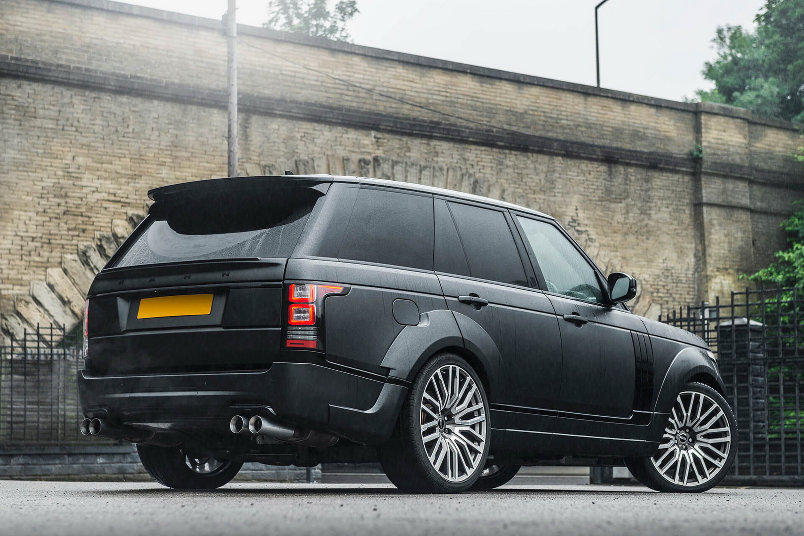 Ride Like A 2016 Football Star With Kahn’s Custom Range Rover V8