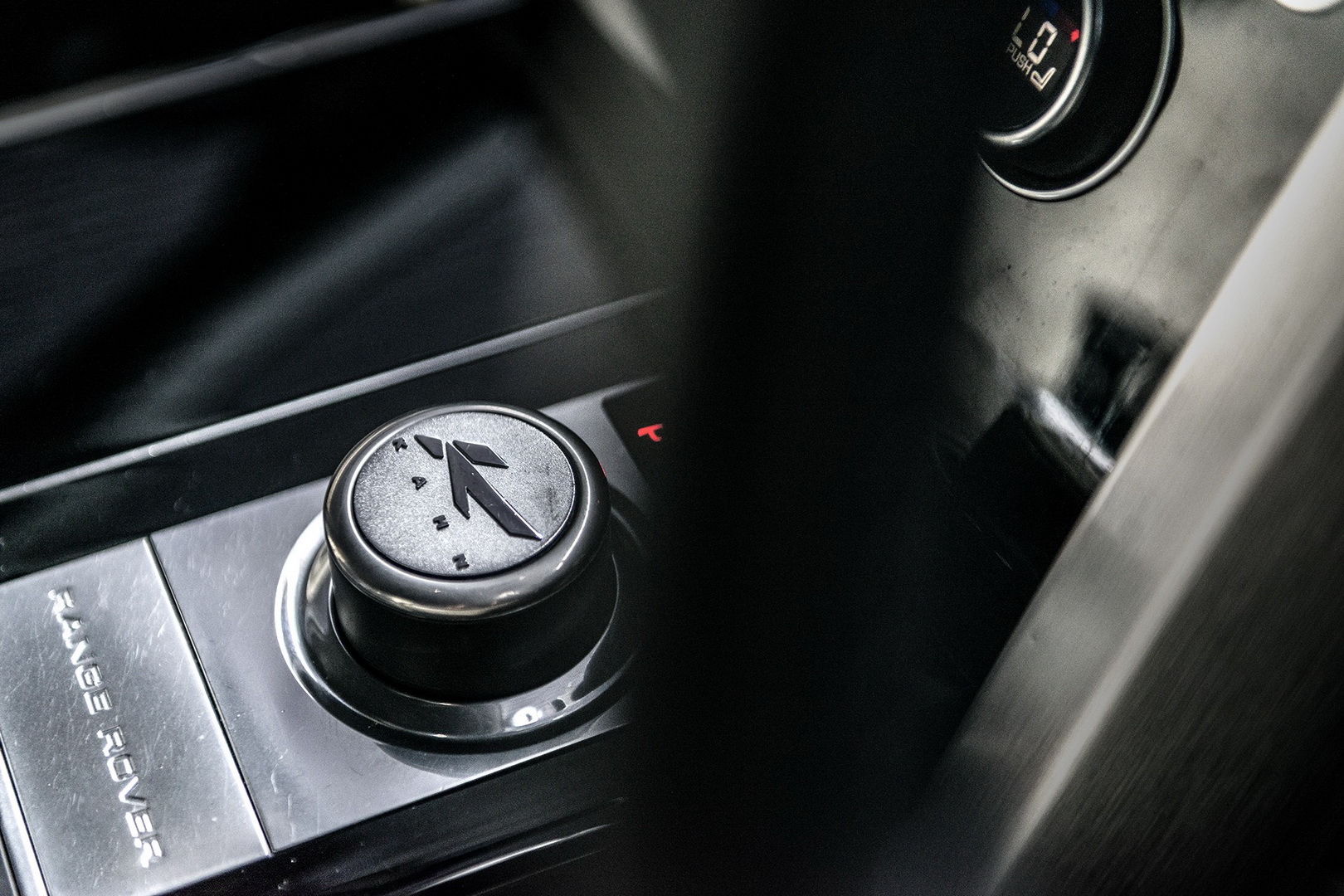 Ride Like A 2016 Football Star With Kahn’s Custom Range Rover V8