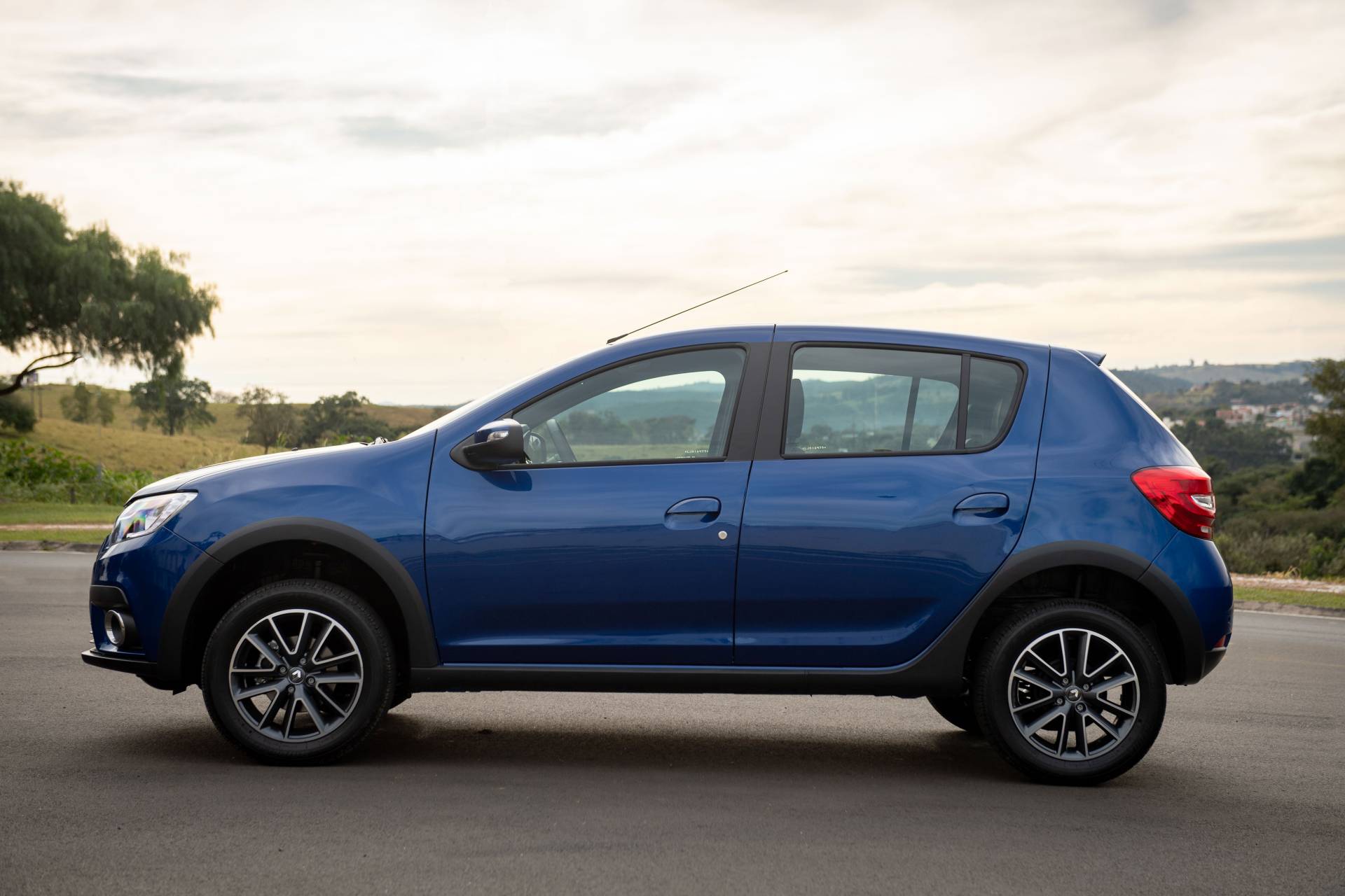 2020 Renault Logan, Sandero And Stepway Unveiled In Brazil With New Styling, CVT Option