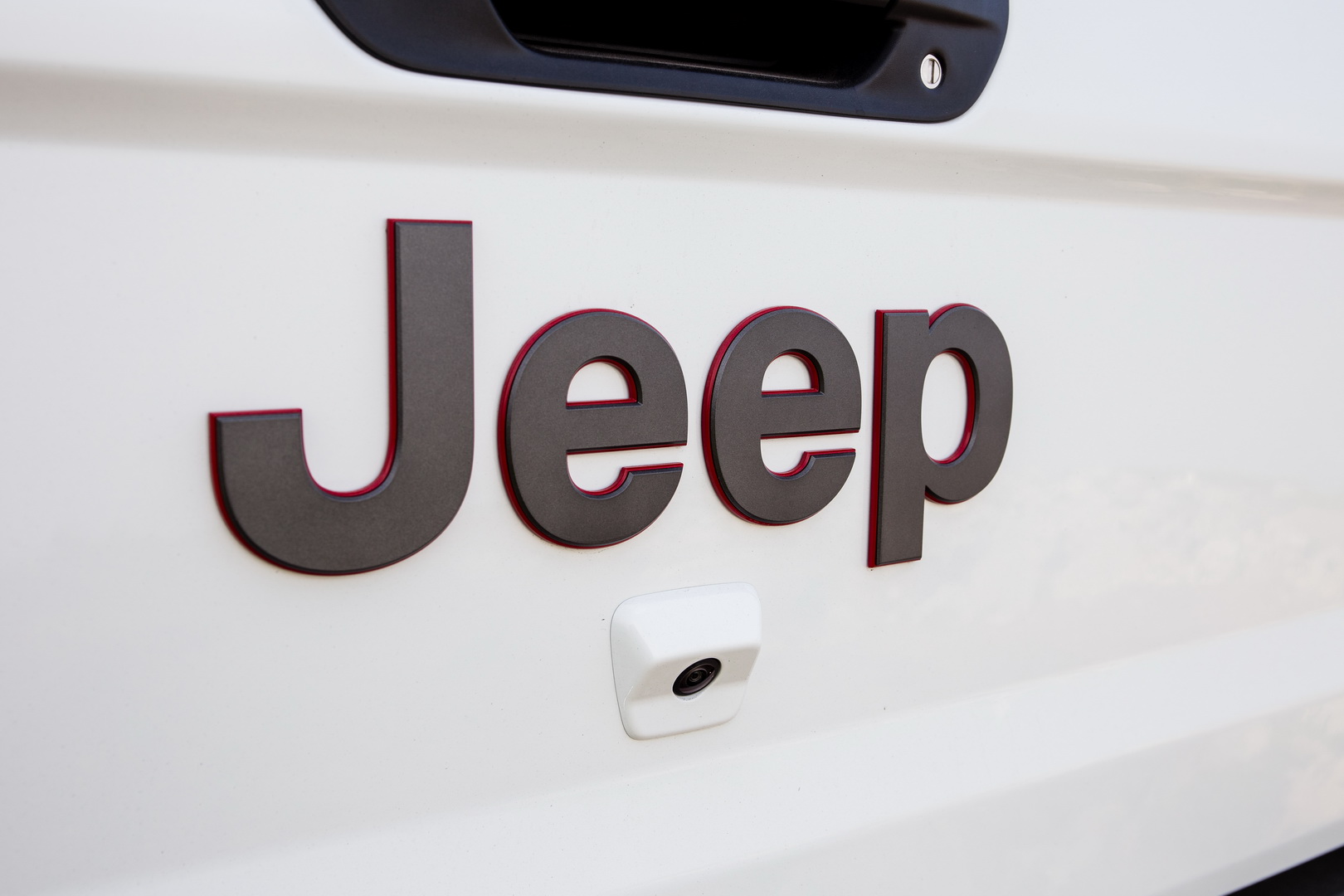 Euro-Spec Jeep Gladiator Getting 256 HP Diesel V6, Will Launch In 2020
