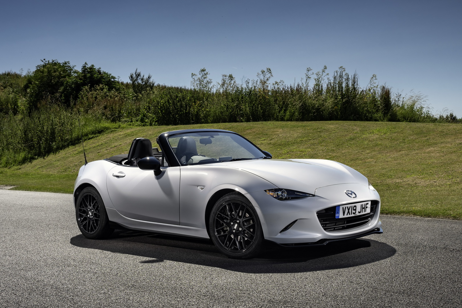 Personalize Your Mazda MX-5 With The Optional Cup And Design Packs
