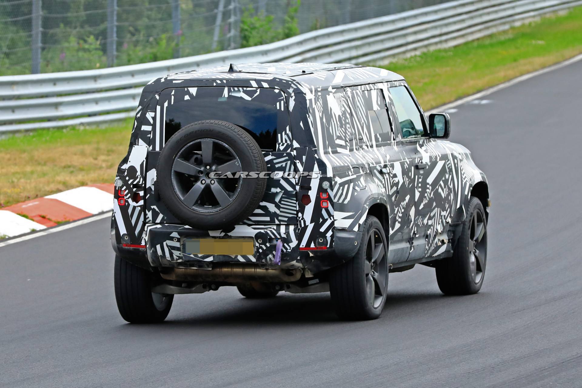 2020 Land Rover Defender Sheds Most Plastic Camo As It Returns To The ‘Ring