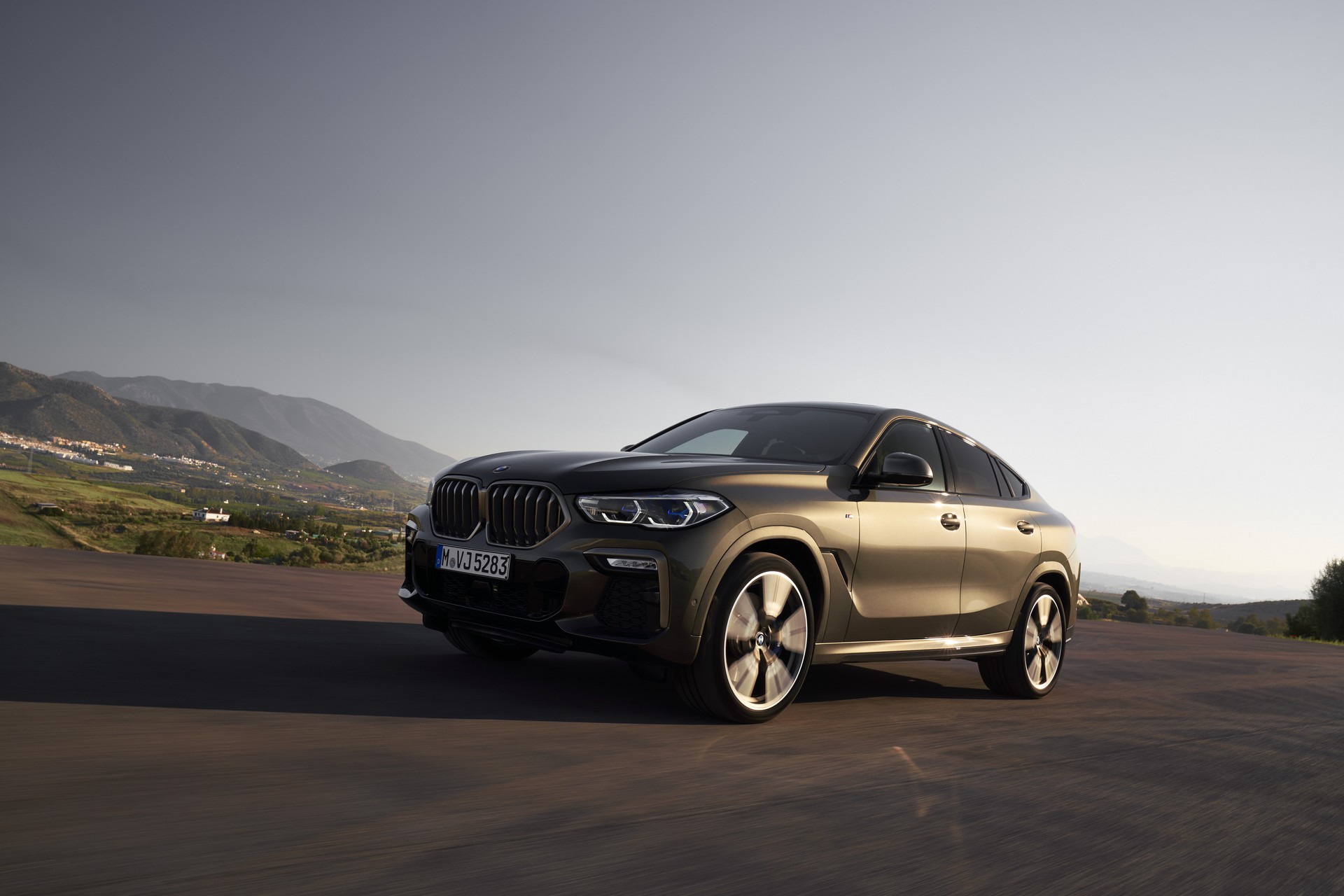 2020 BMW X6 Goes Official With Sportier Styling, 523 HP V8 Engine