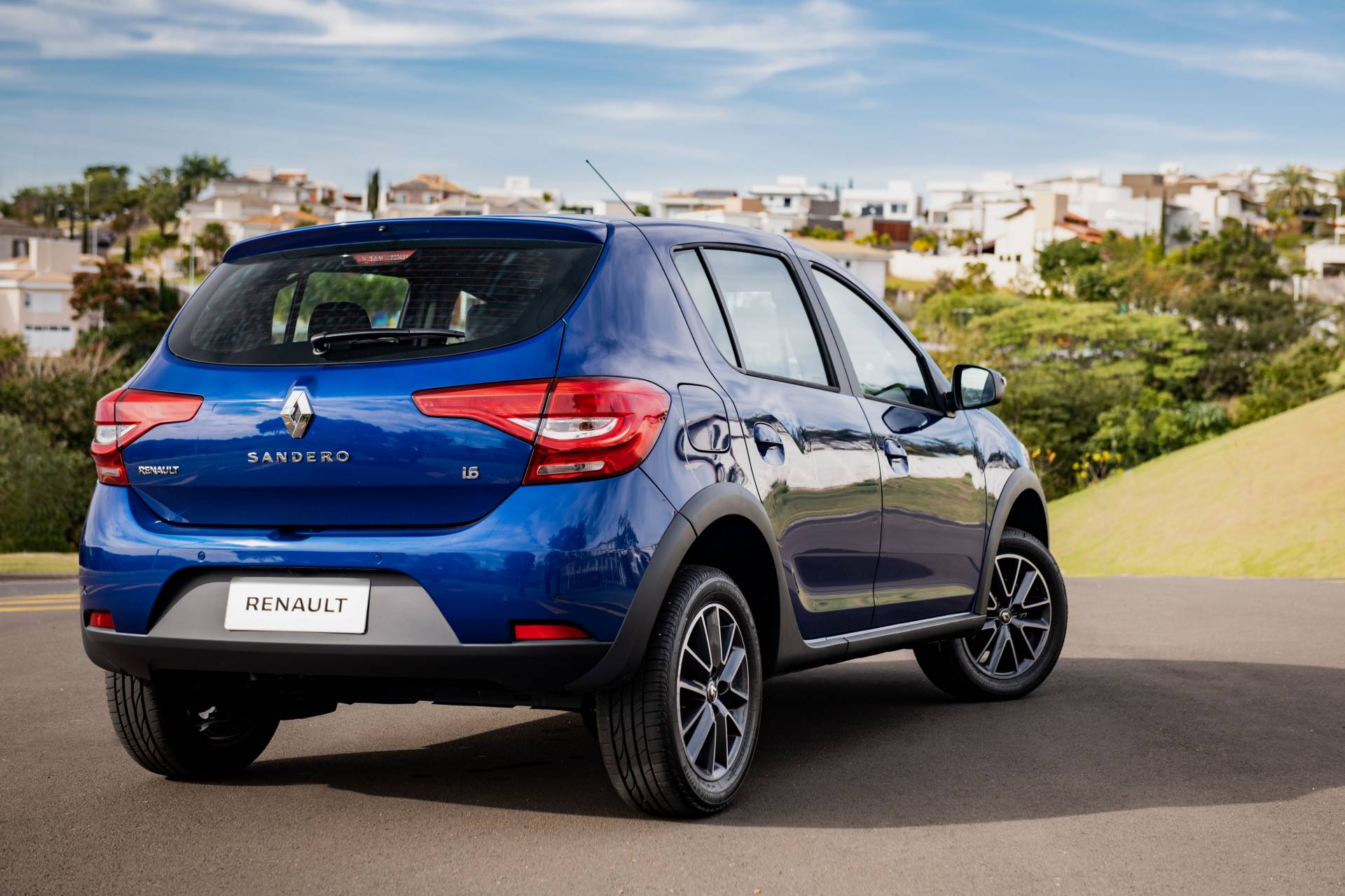 2020 Renault Logan, Sandero And Stepway Unveiled In Brazil With New Styling, CVT Option