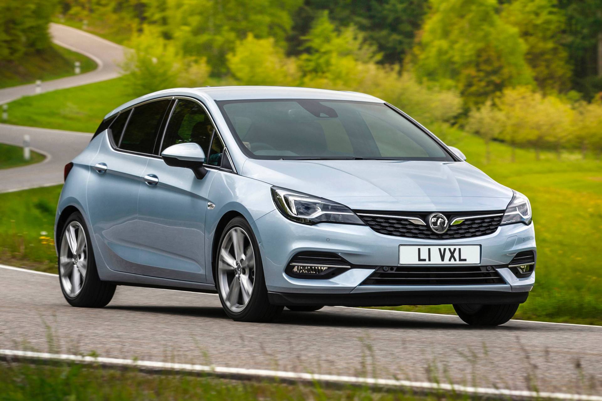 Facelifted 2020 Opel / Vauxhall Astra Breaks Cover With PSA 3-Cylinder Engines, Tech