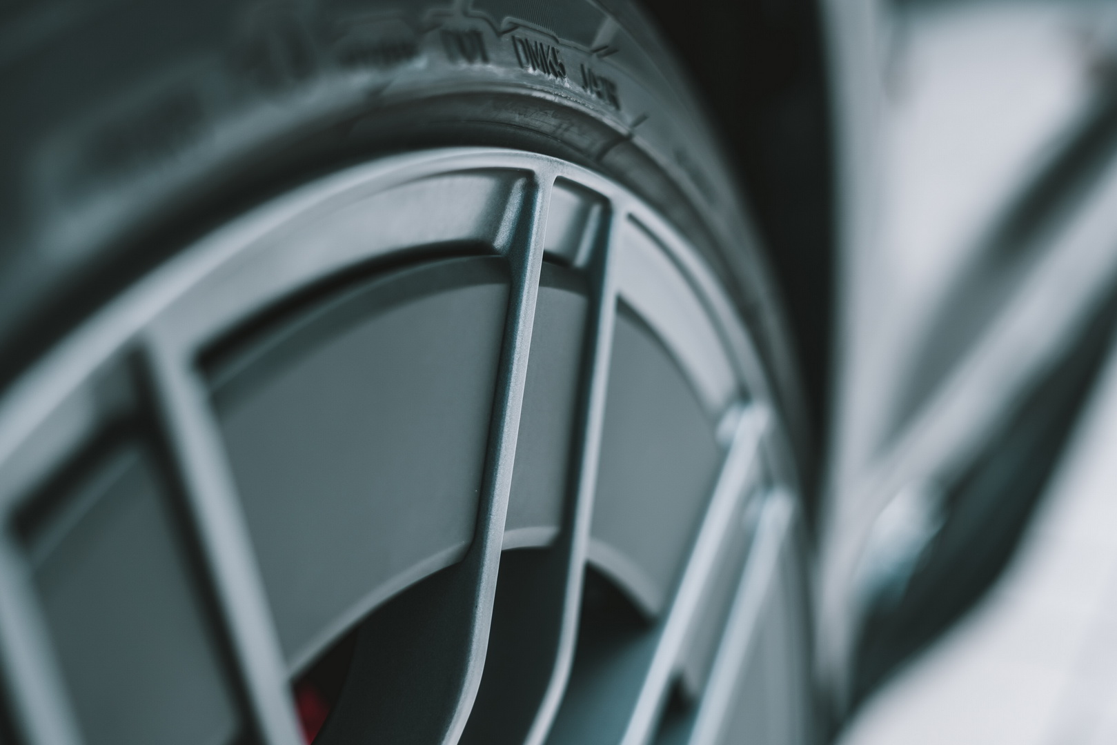 Audi SQ5 TDI Tries On ABT’s Distinctive Suit, 385 HP Update