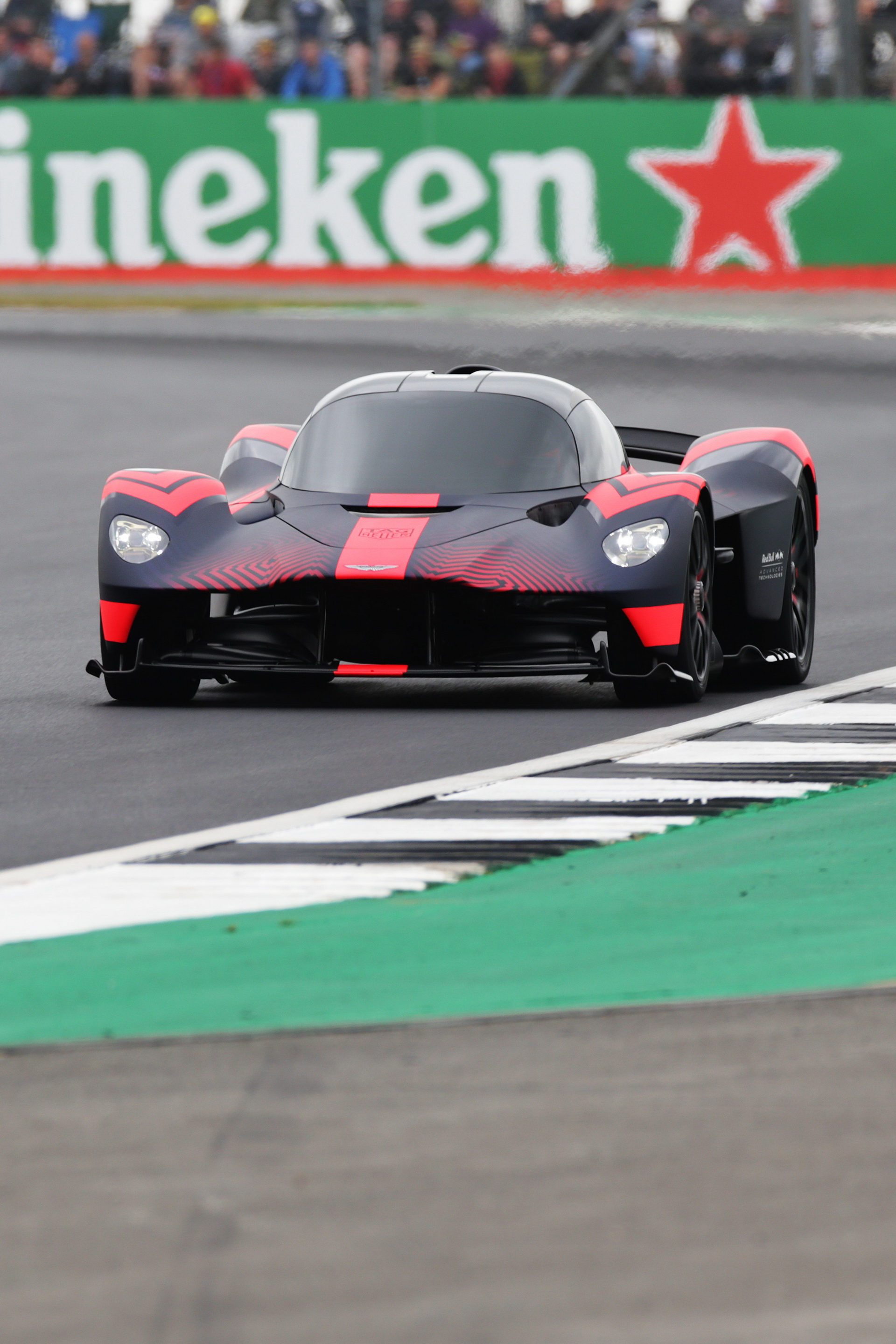 Aston Martin’s Le Mans Valkyrie Racer Won’t Be A Hybrid