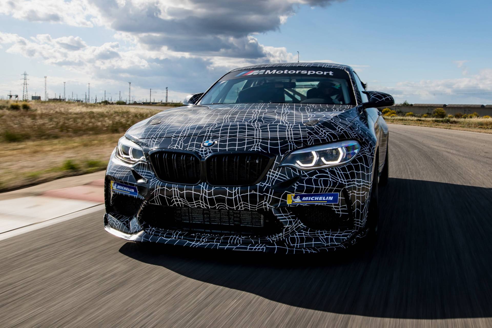 BMW M2 Competition Entry-Level Racer Teased, Debuts Aug 3