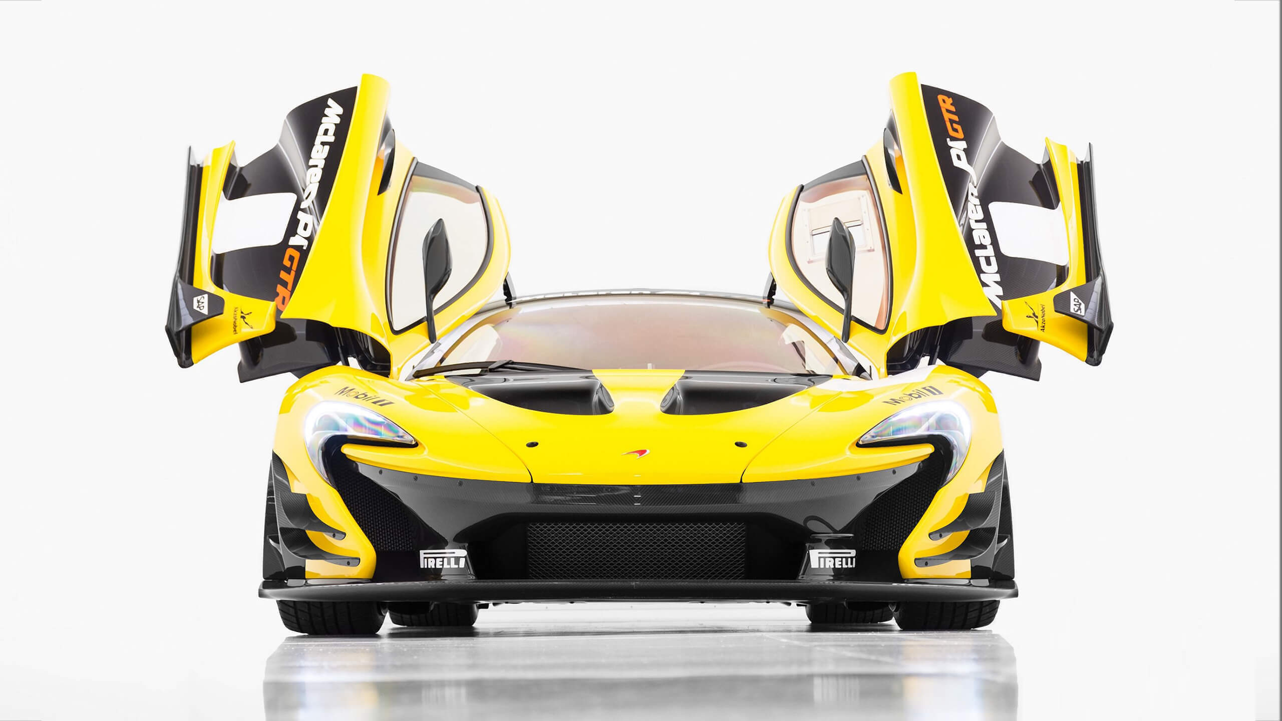 This Street-Legal McLaren P1 GTR Is Perfect For Well-Off Petrolheads