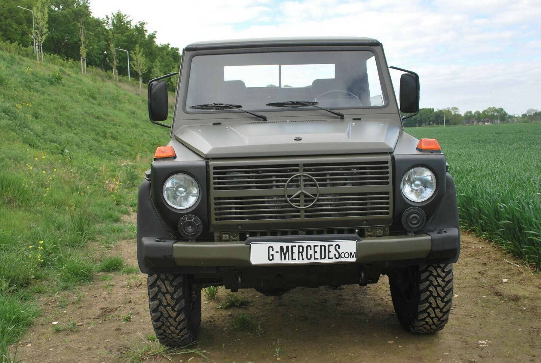 Cancel That Gladiator – There’s An Army-Spec G-Class Pickup For Sale