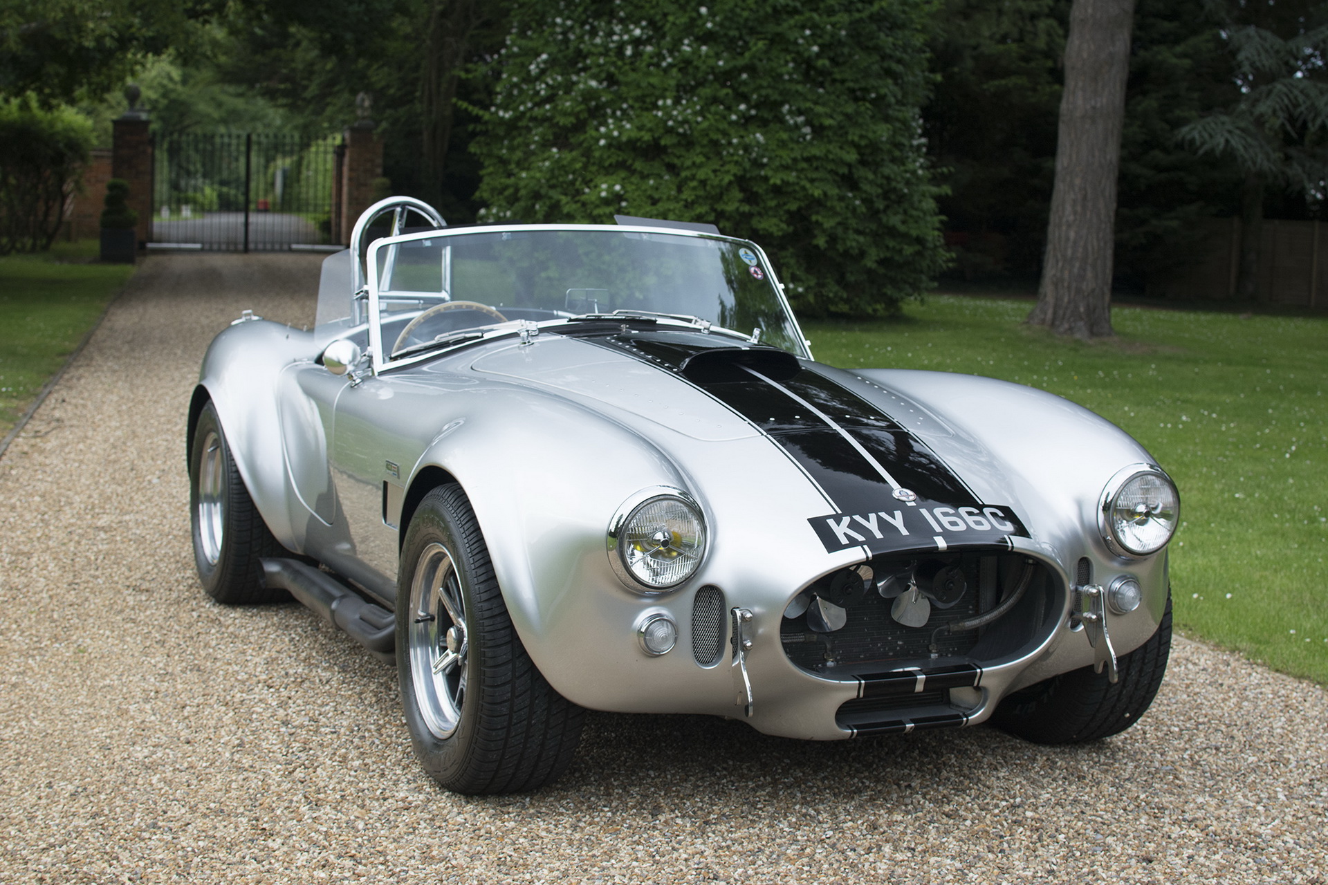 Celebrity-owned Shelby Cobra 427 S/C Recreation Could Become Your Own “Firestarter”