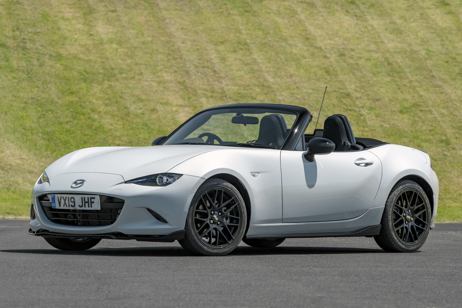 Personalize Your Mazda MX-5 With The Optional Cup And Design Packs