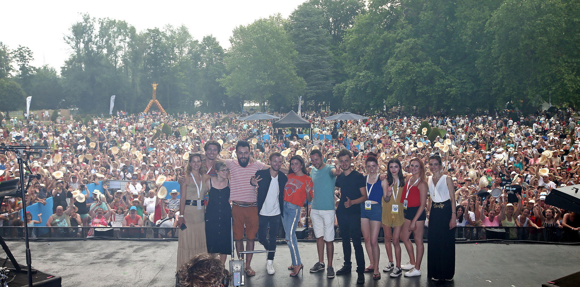 Dacia Launches Duster Black Collector Limited Edition, Deliveries Start In Autumn