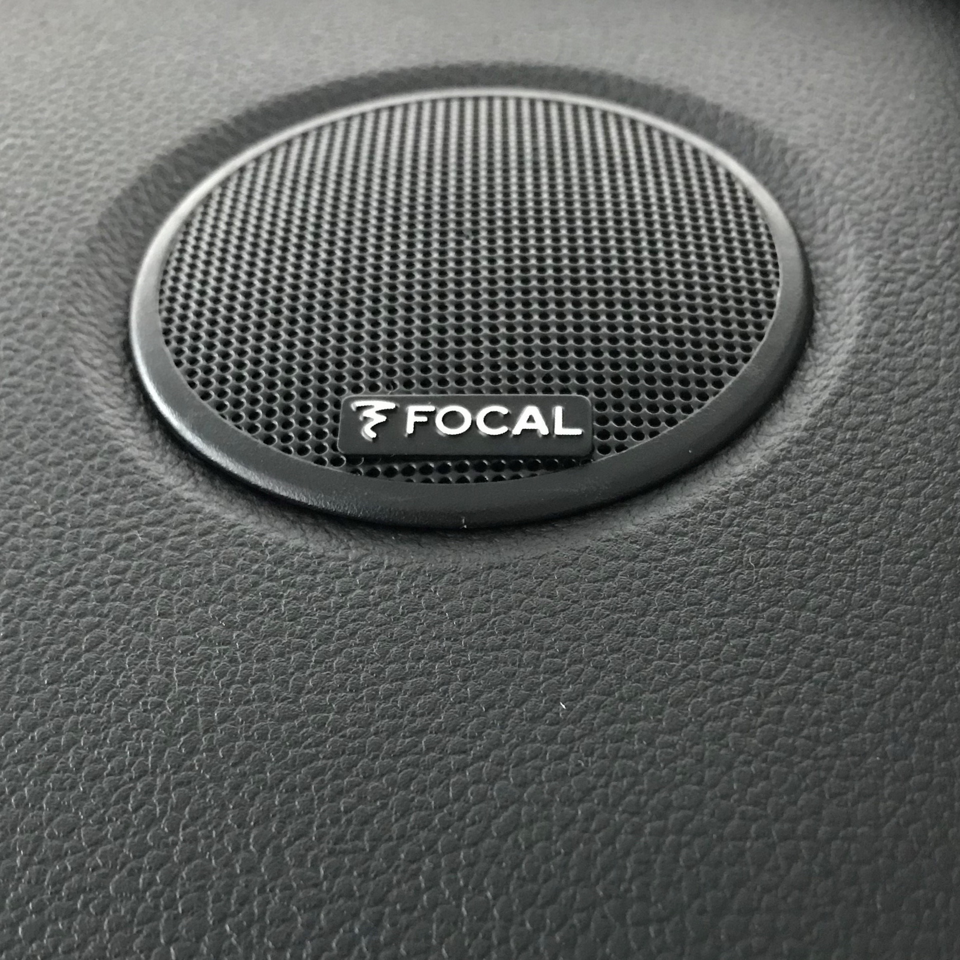 Dacia Launches Duster Black Collector Limited Edition, Deliveries Start In Autumn