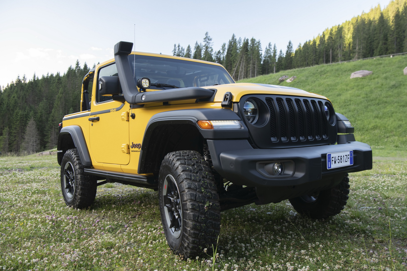 Euro-Spec Jeep Gladiator Getting 256 HP Diesel V6, Will Launch In 2020