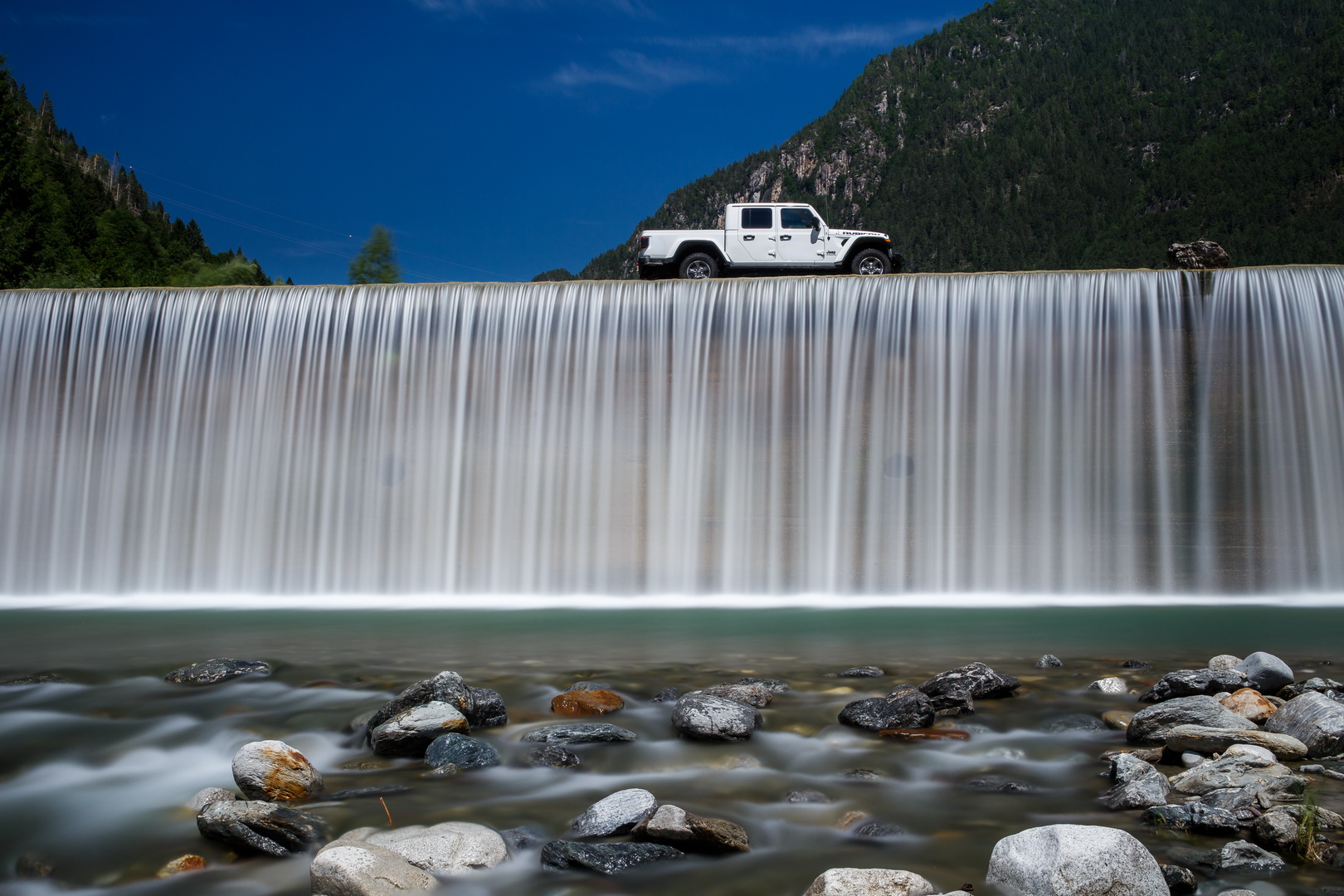 Euro-Spec Jeep Gladiator Getting 256 HP Diesel V6, Will Launch In 2020
