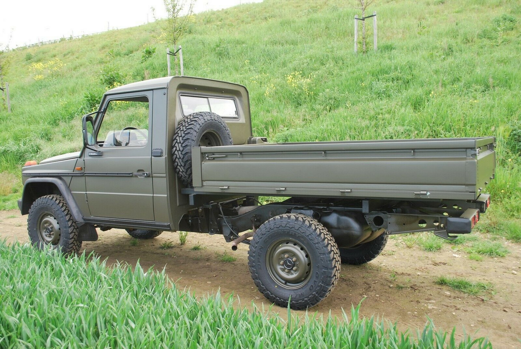 Cancel That Gladiator – There’s An Army-Spec G-Class Pickup For Sale