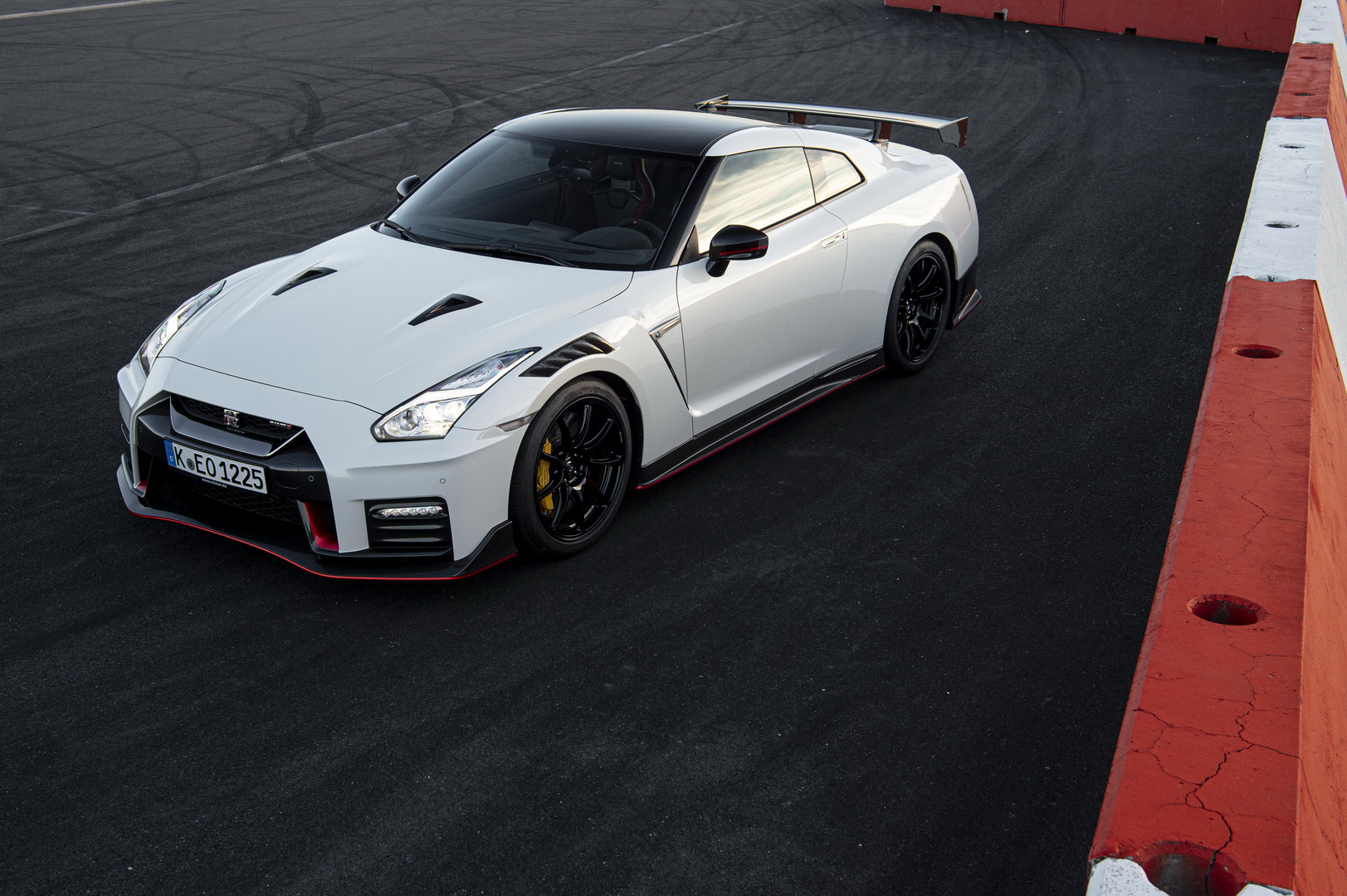 Nissan Prices 2020 GT-R From $113,540, NISMO From $210,740; Drops Over 120 Photos Too
