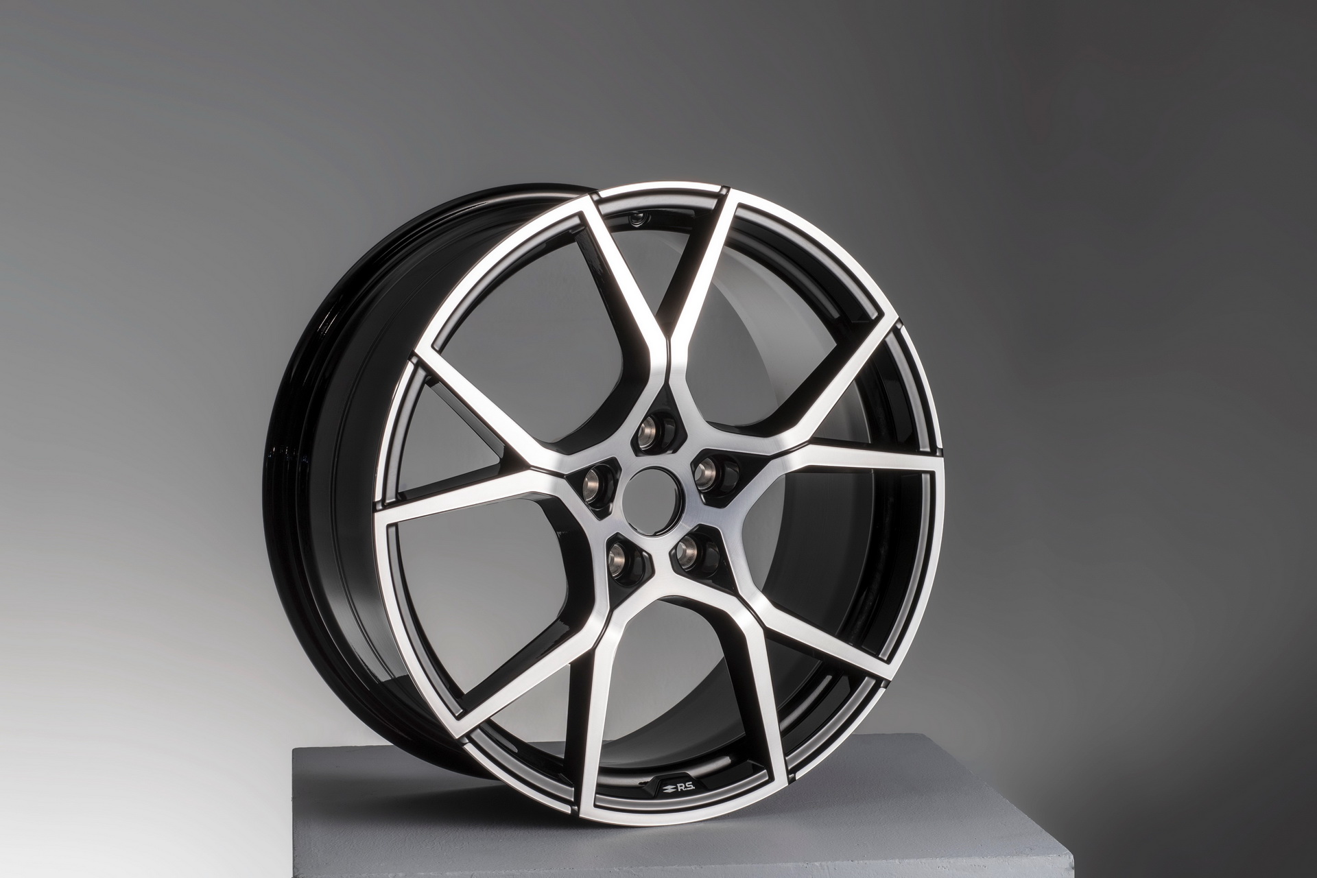 Renault Details Megane RS Trophy-R, The Purest Hot Hatch Of Them All