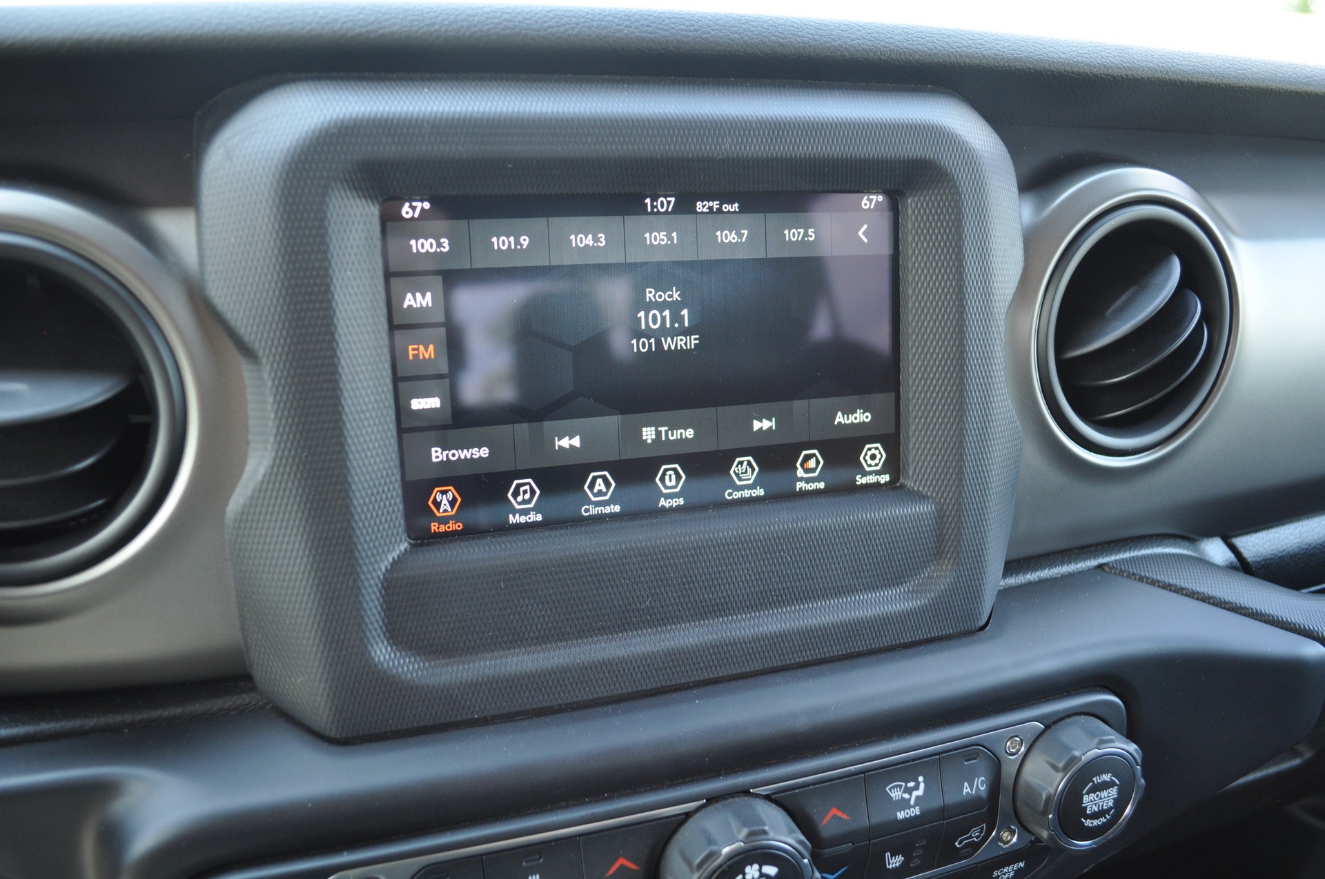 Driven: 2020 Jeep Gladiator Marks The End Of Boring Mid-Size Pickups