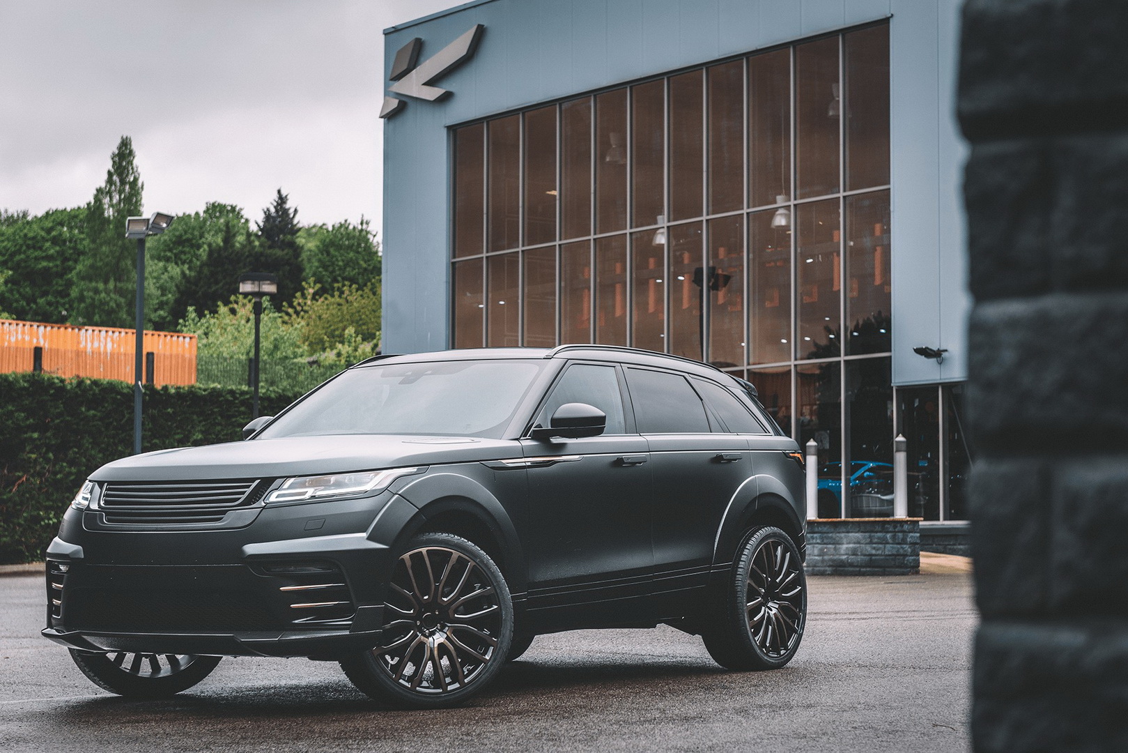 Blacked-Out Range Rover Velar Wants Way More Than A Drink To Go Home With You