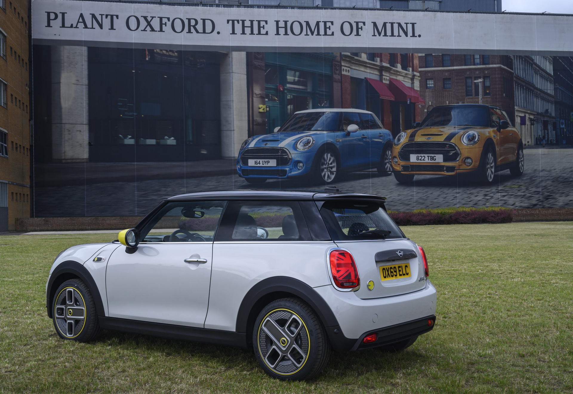 BMW Production Chief Defends Electric Mini’s Driving Range