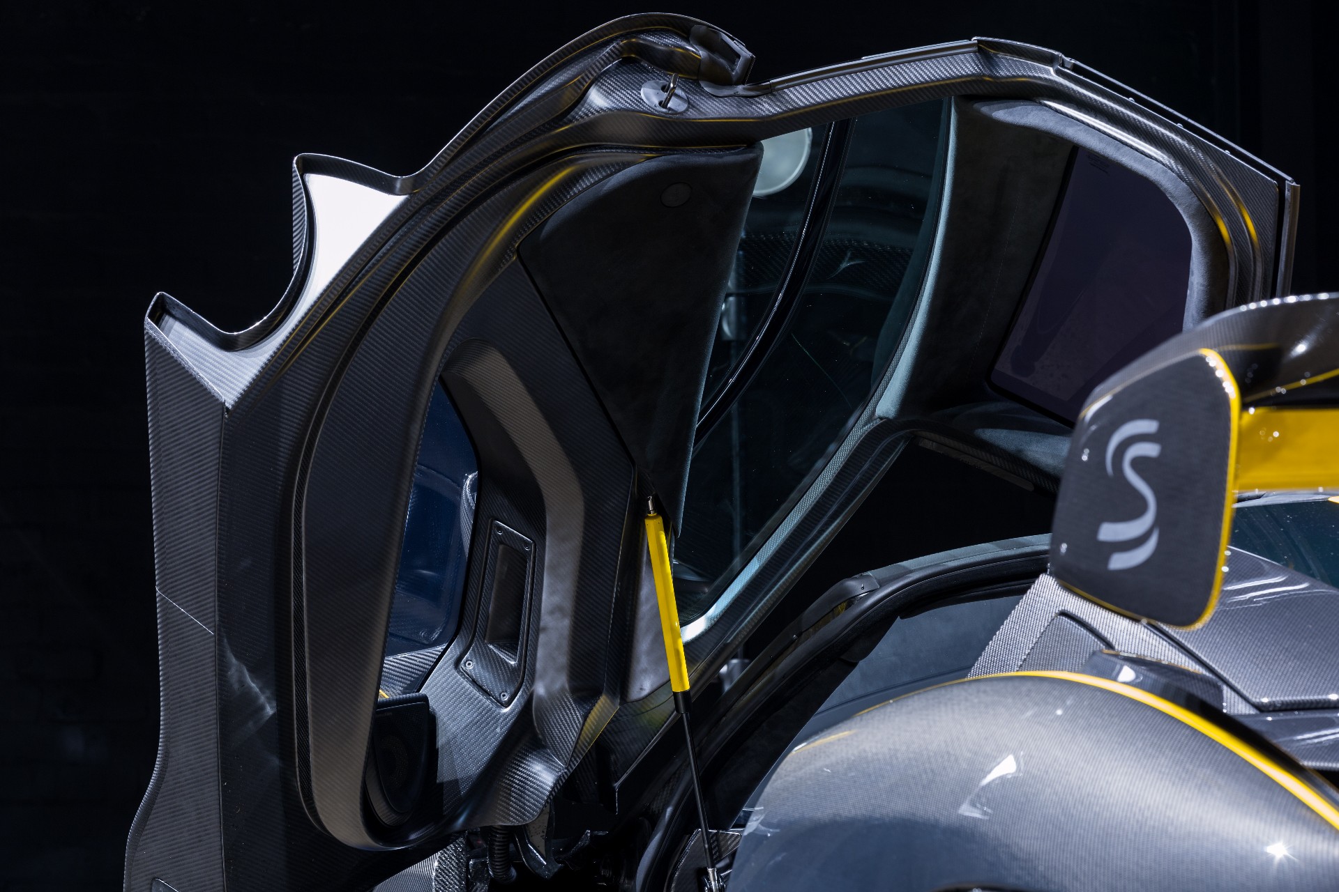 Gloss Carbon McLaren Senna Is One Of Australia’s Rarest Hypercars