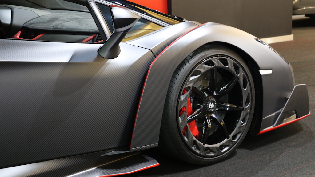 Carbon Lamborghini Veneno Roadster Is The Ultimate Way To Show Off