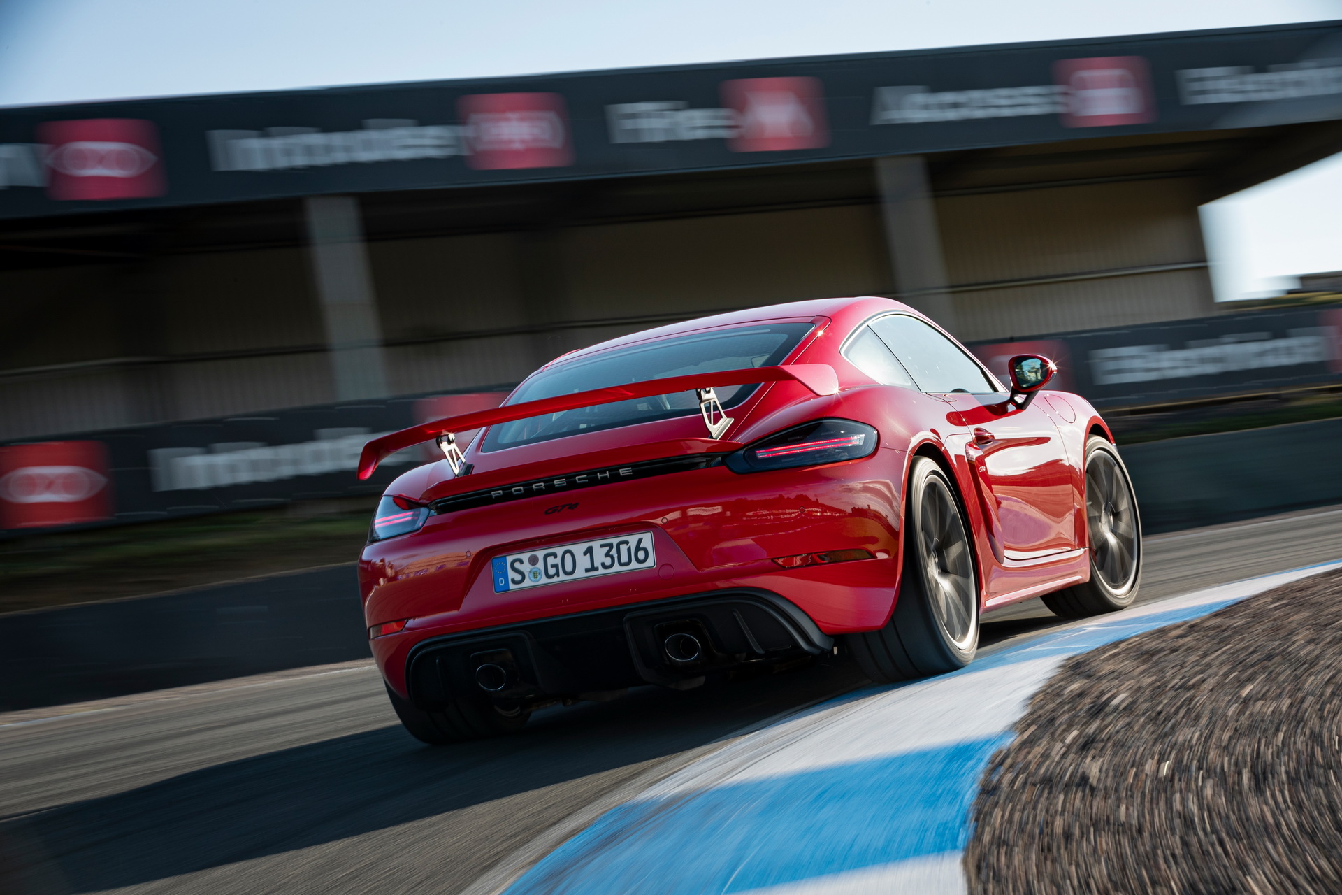 Massive Gallery Lets Us Bask In The Glory Of The 2020 Porsche 718 Cayman GT4