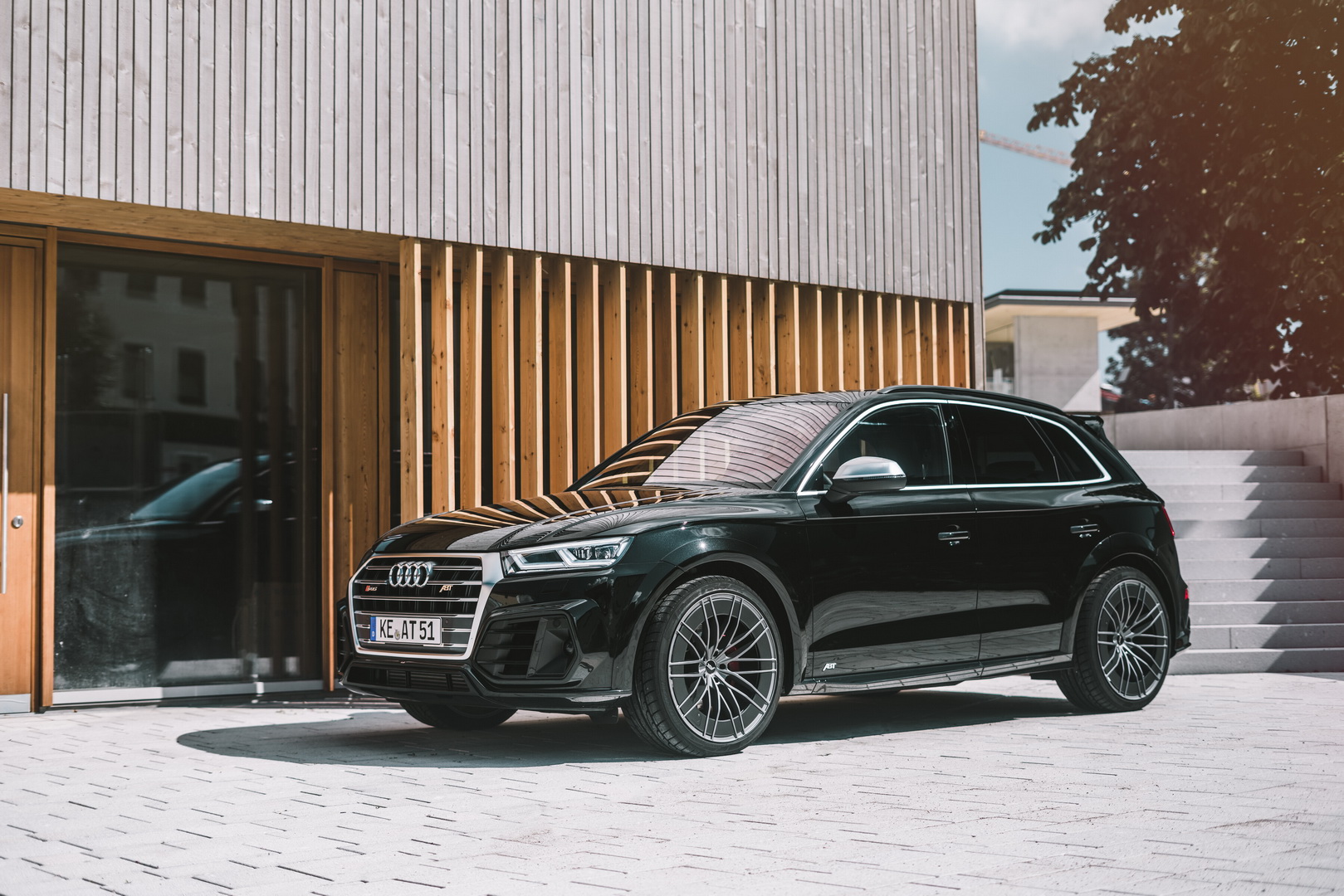 Audi SQ5 TDI Tries On ABT’s Distinctive Suit, 385 HP Update