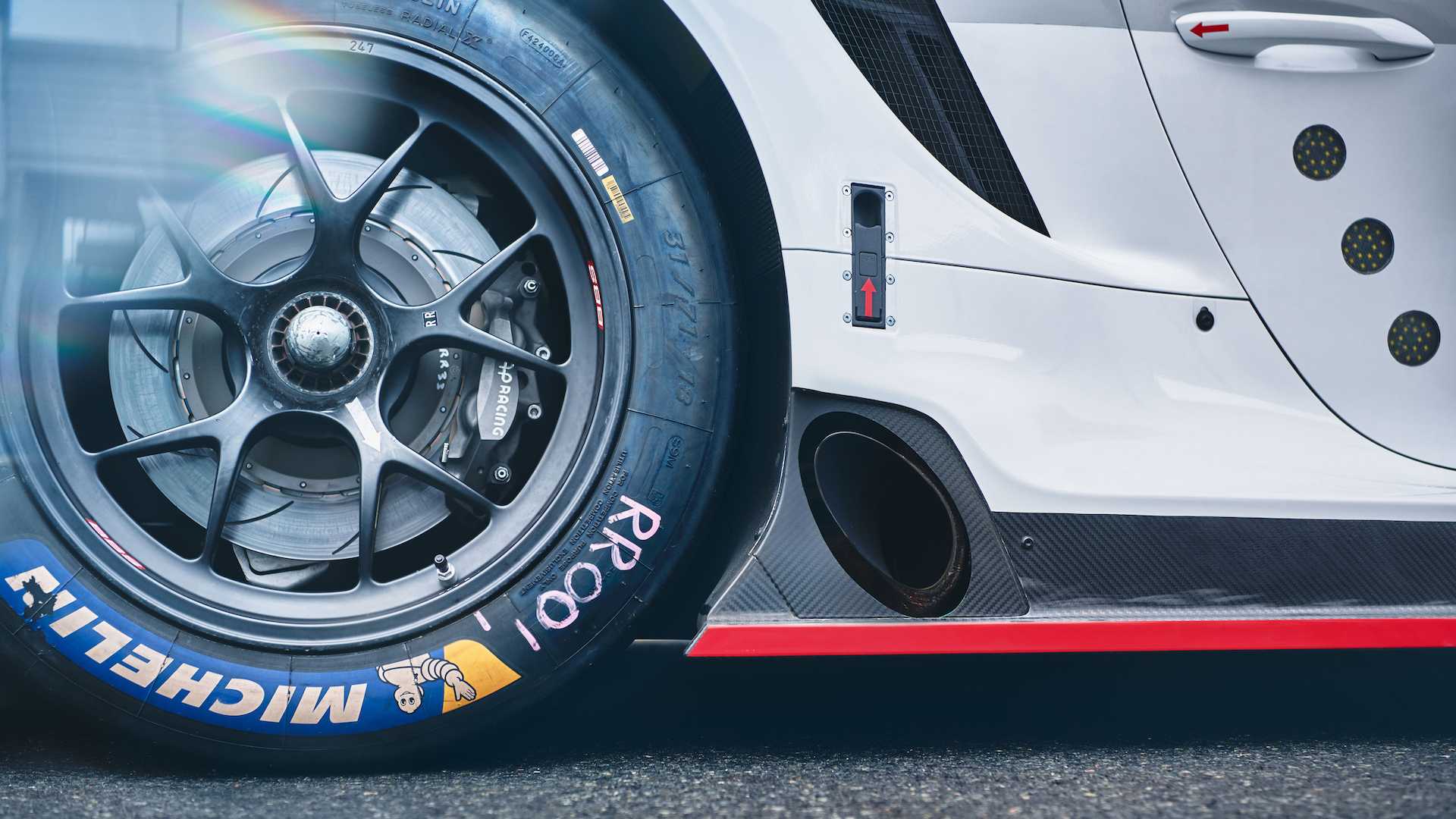 Porsche Unveils New 911 RSR GTE With 4.2-Liter Flat-Six