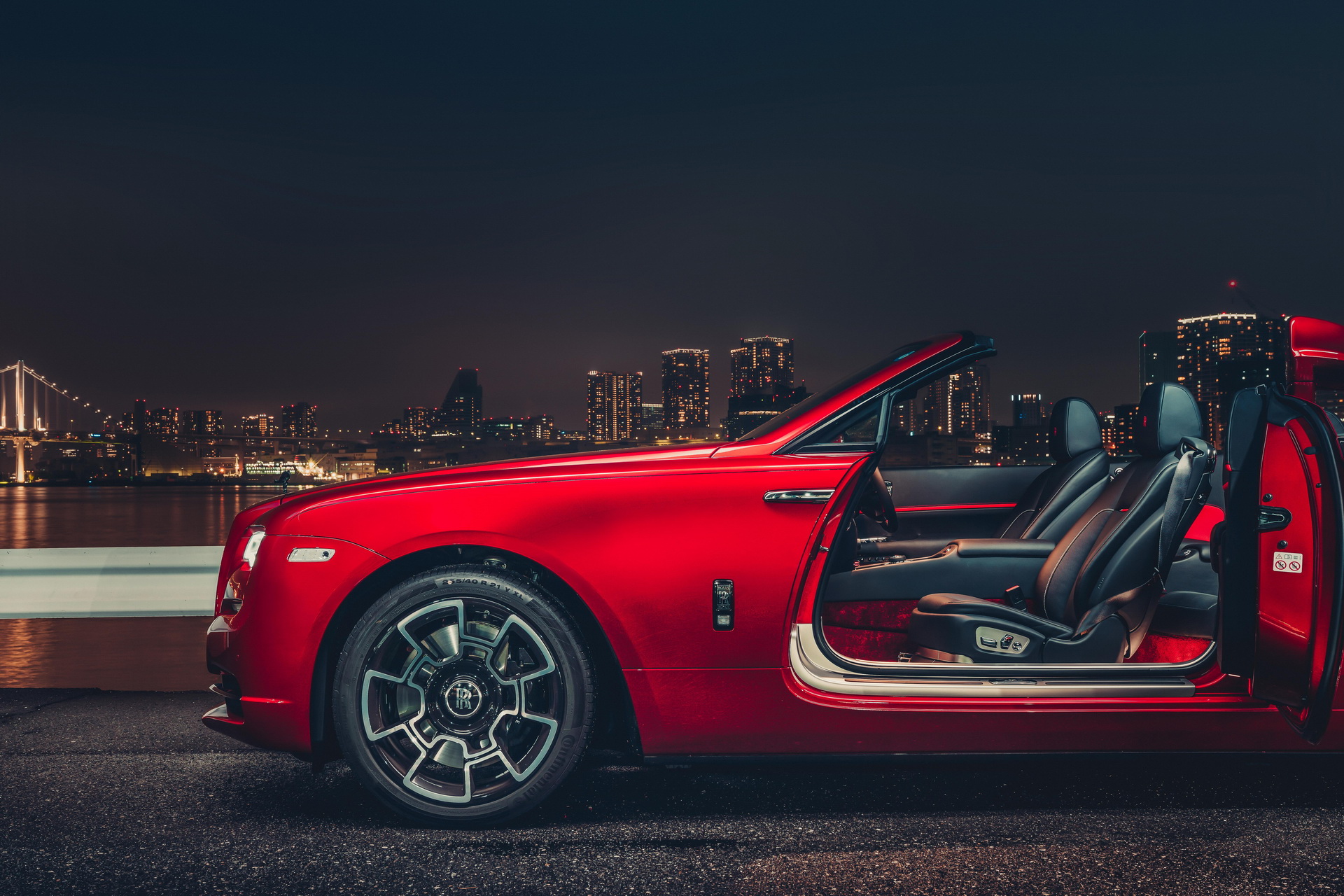 Rolls-Royce Black Badge Models Take Over The Streets Of Tokyo