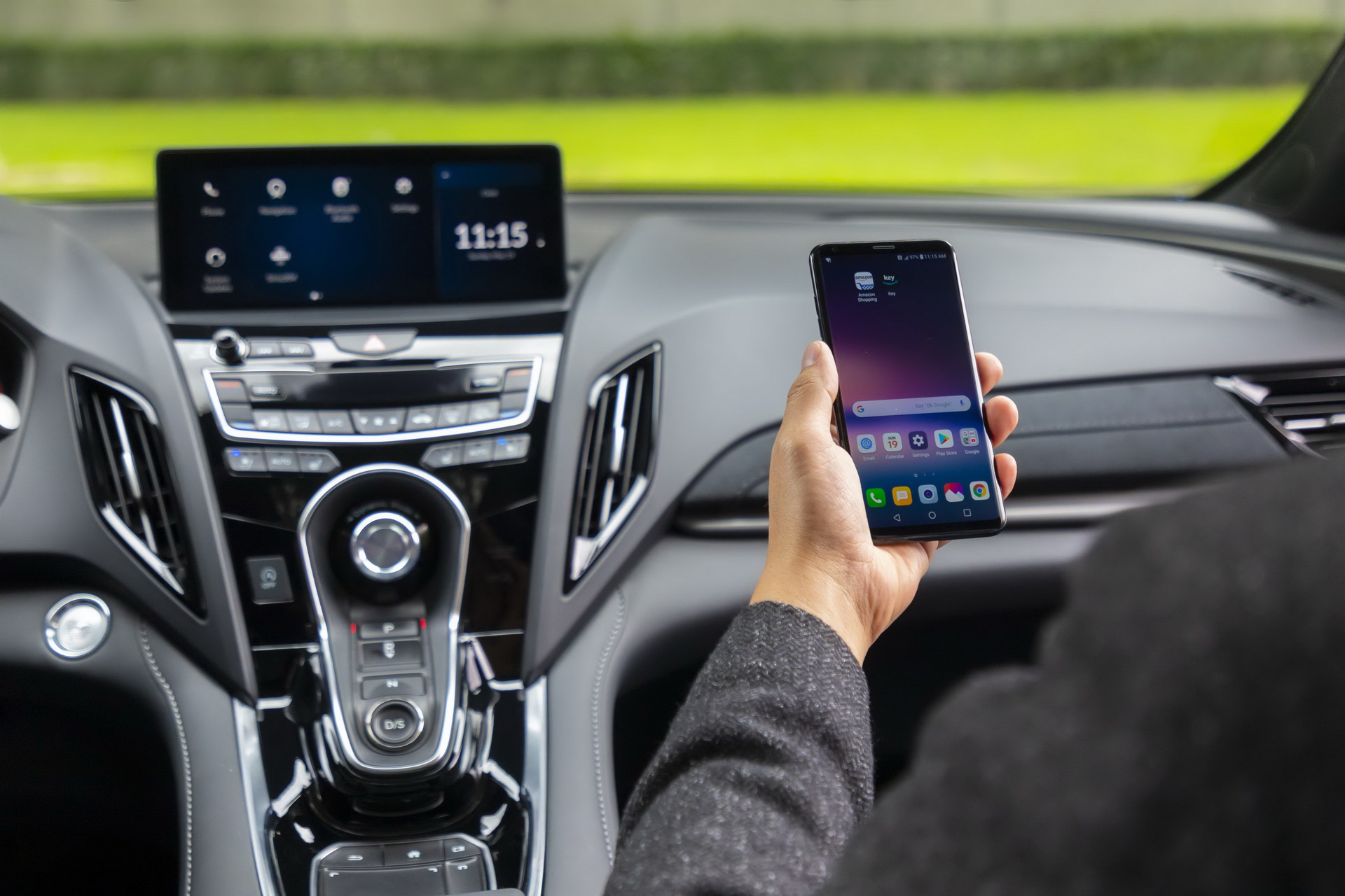 You Can Now Have Amazon Deliver Your Packages Inside Your New Acura RDX