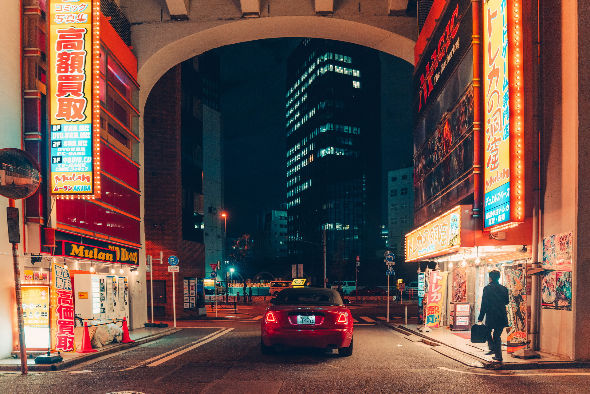 Rolls-Royce Black Badge Models Take Over The Streets Of Tokyo
